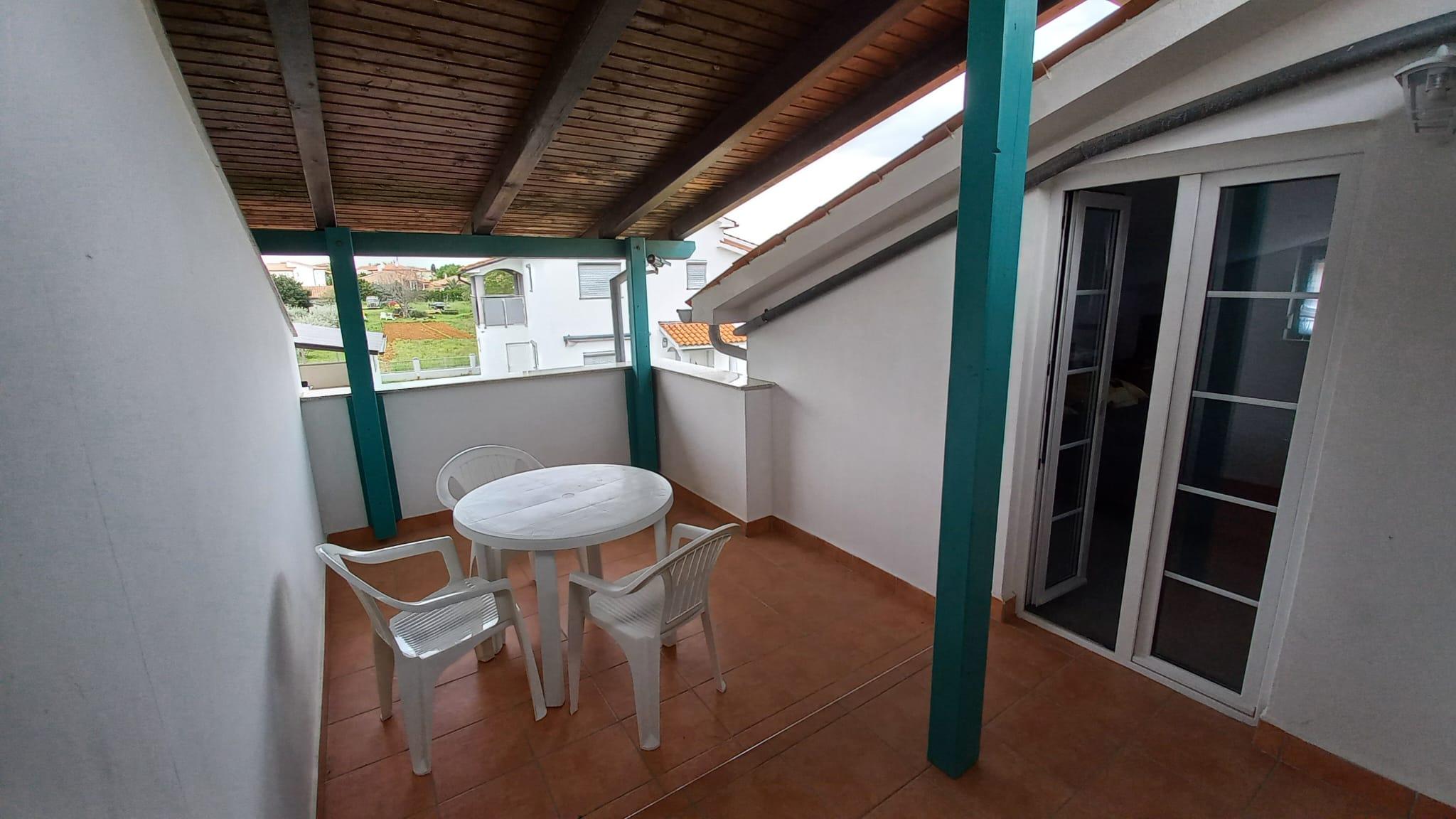Studio-Apartment mit Balkon & Grill