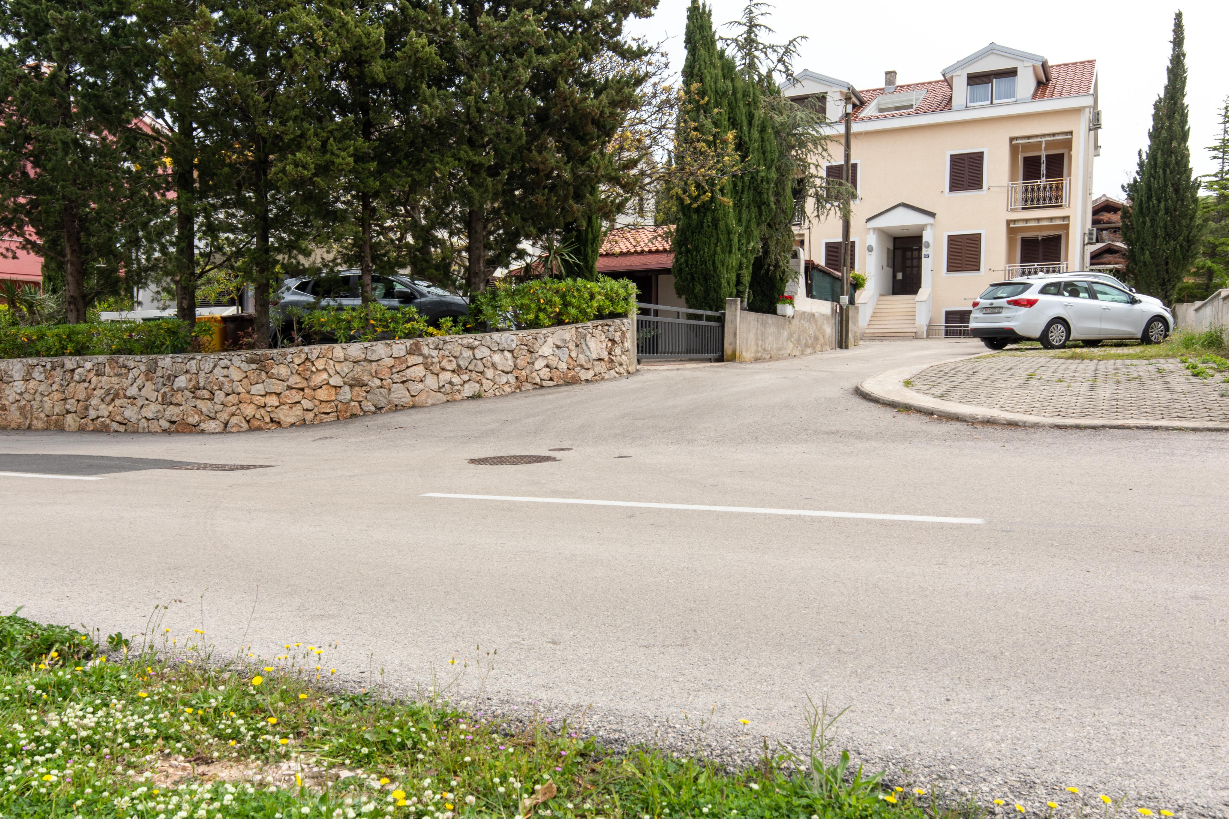 Ferienwohnung mit privatem Parkplatz und Grillstation