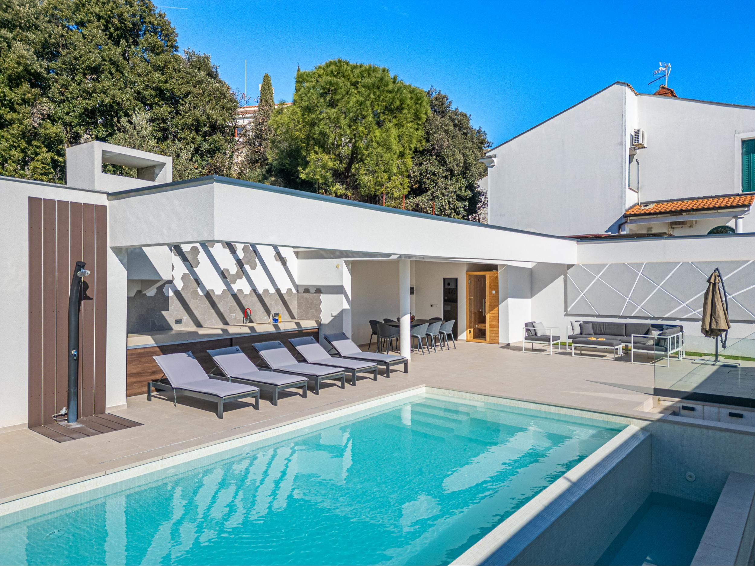  Villa mit Pool und Sauna 300 m vom Strand entfernt