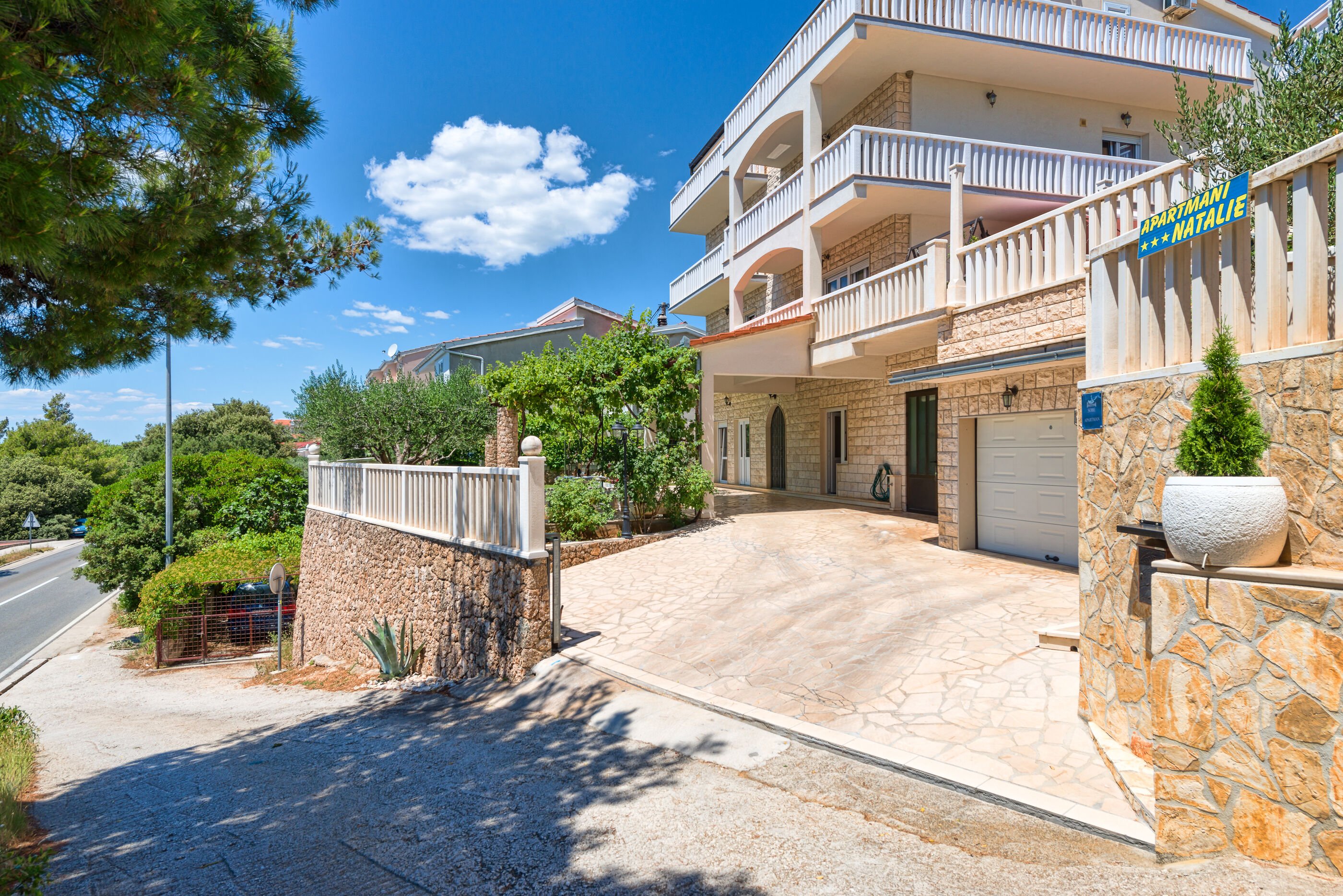 Apartment mit 4 Schlafzimmer, Pool und Meerblick 
