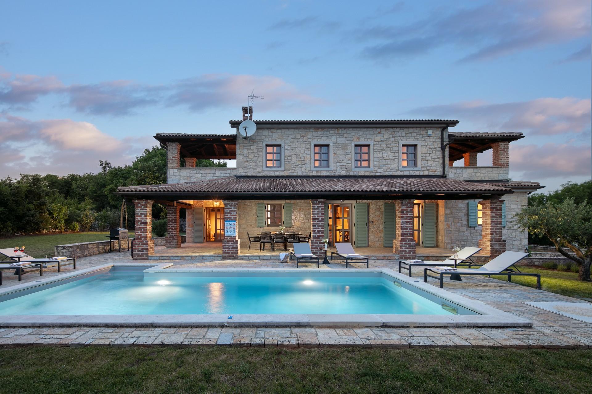 Eine schöne, rustikale Villa mit Pool und Garten in Istrien