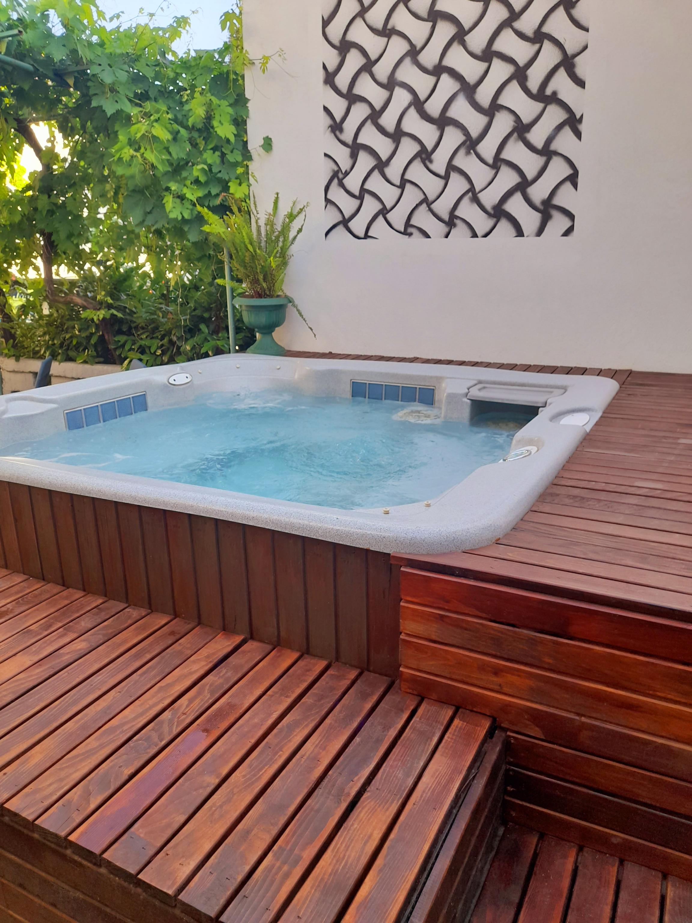 Gemütliches Ferienhaus in Pakostane mit Whirlpool