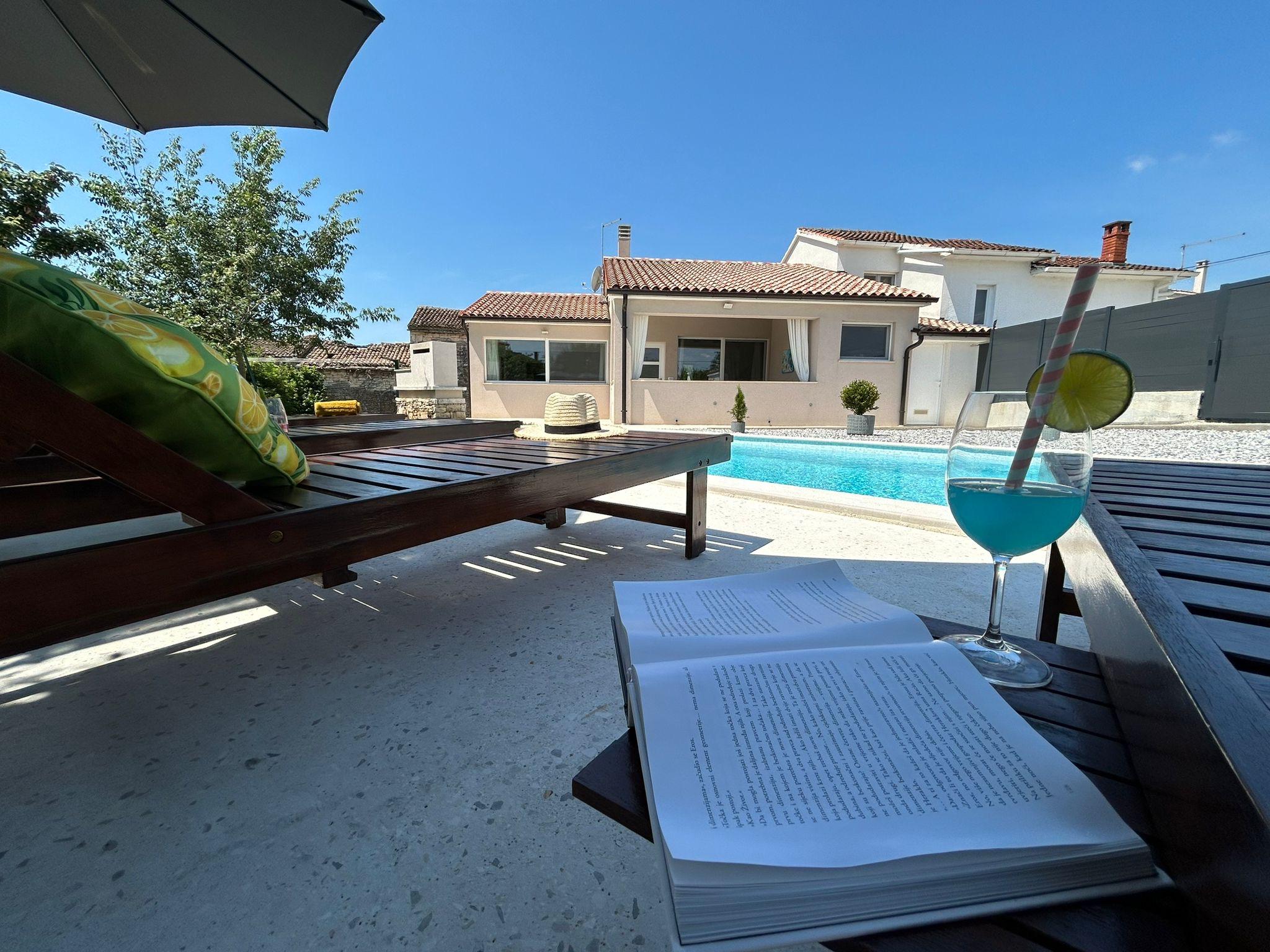 Schönes Ferienhaus mit Pool