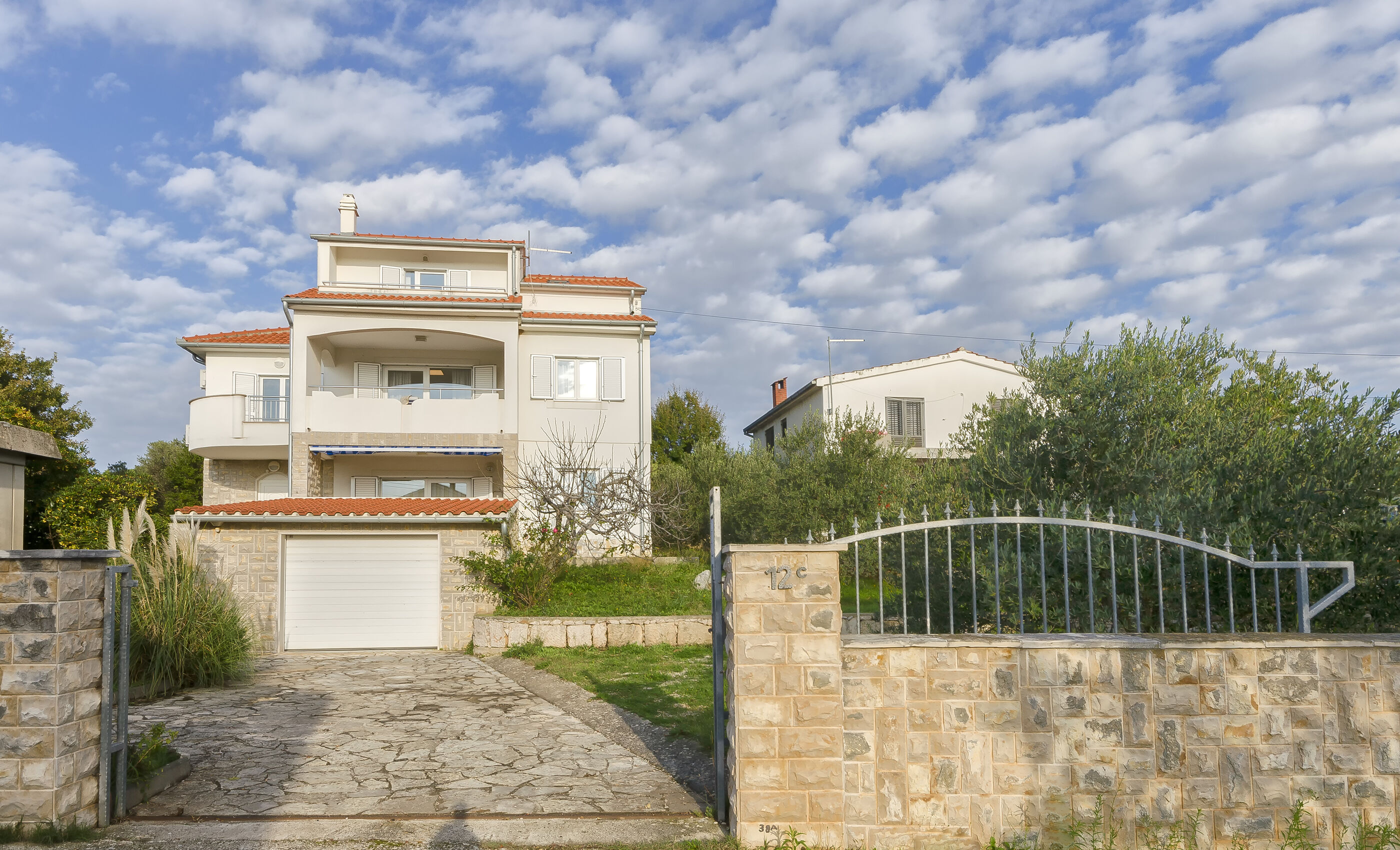 Moderne Ferienwohnung mit Klima und Meerblick