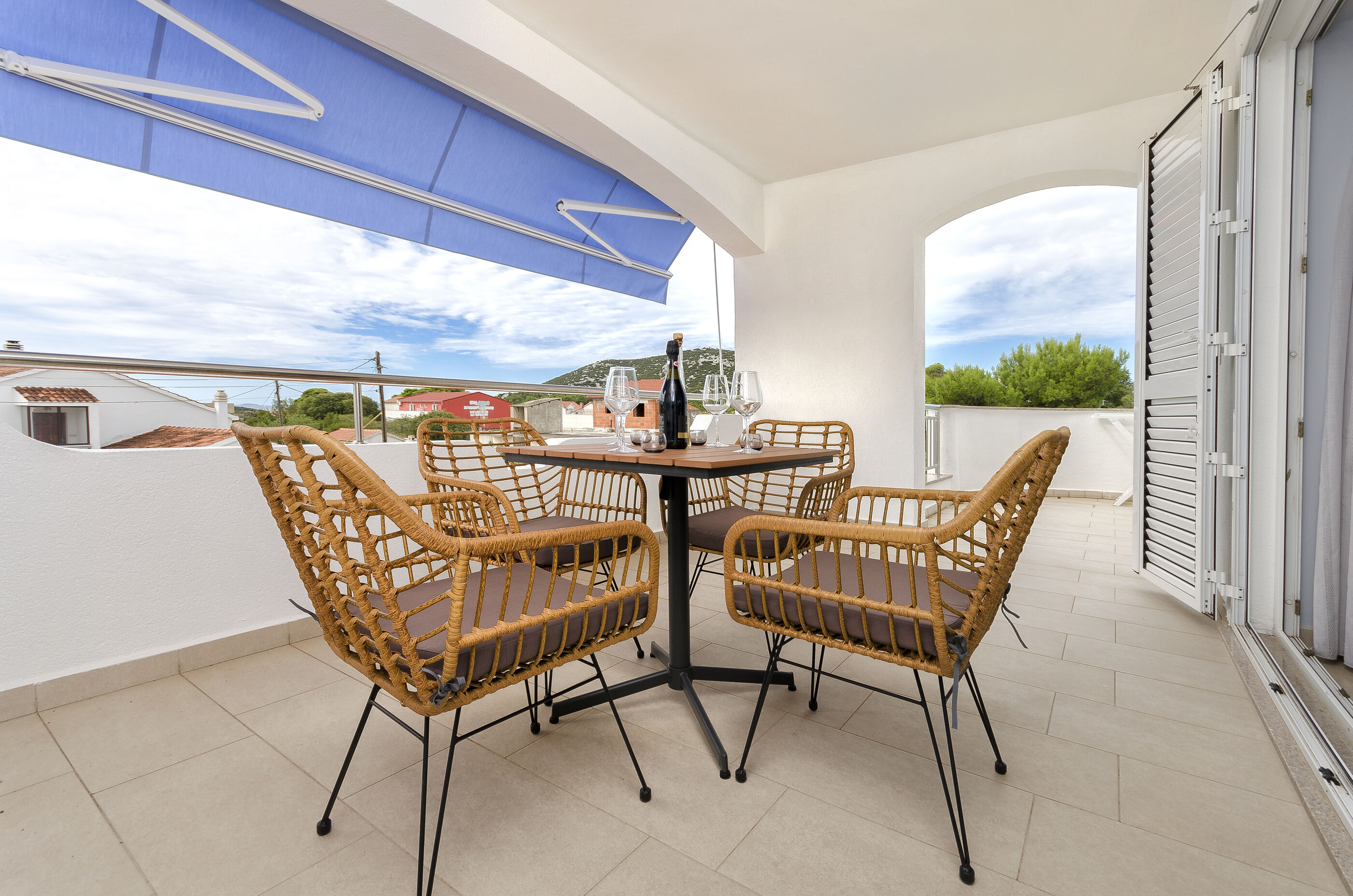 Moderne Ferienwohnung mit Klima und Meerblick
