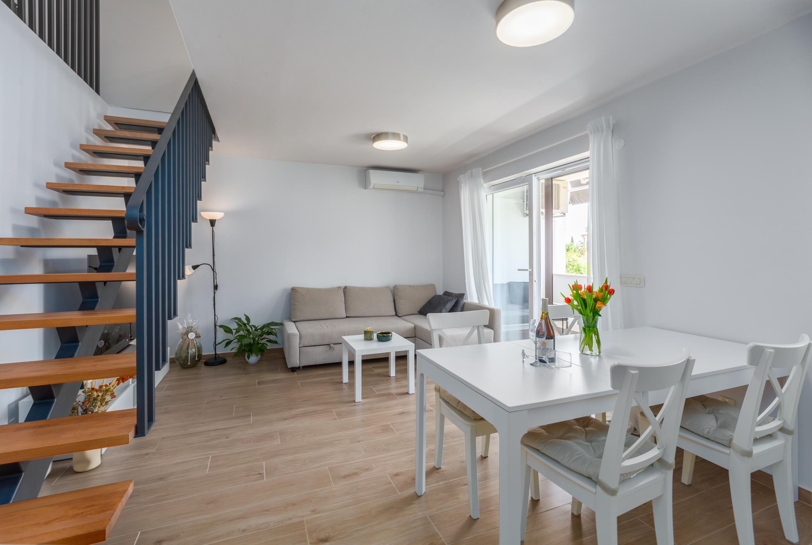 Modernes Apartment  nur 700 m vom Strand, klimatisiert, Parkplatz