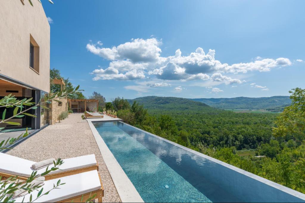 Luxuriöse Villa mit zauberhafter Aussicht