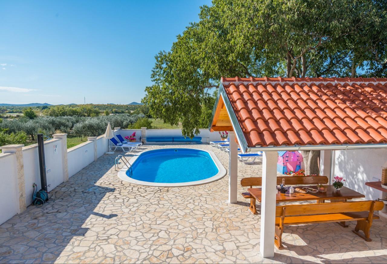 Villa mit beheiztem Pool