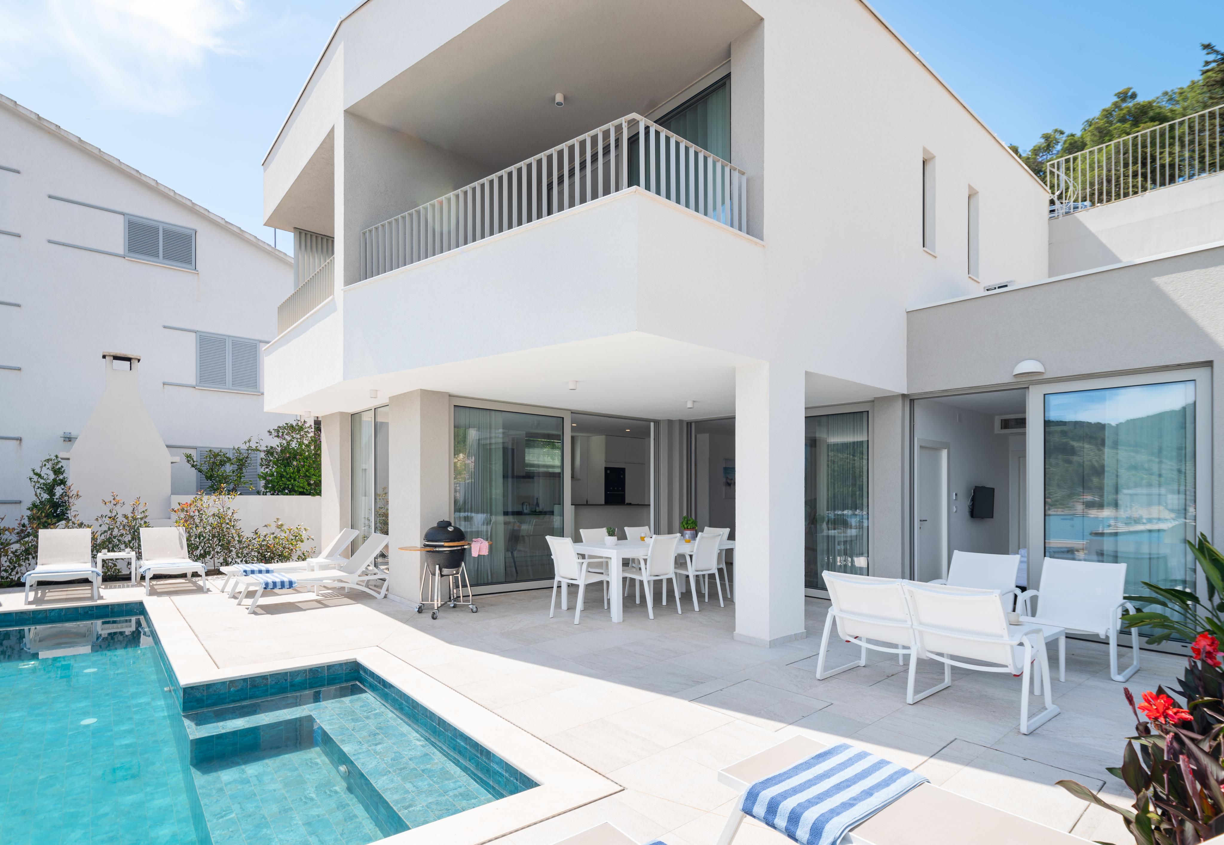 Luxuriöse Villa direkt am Meer
