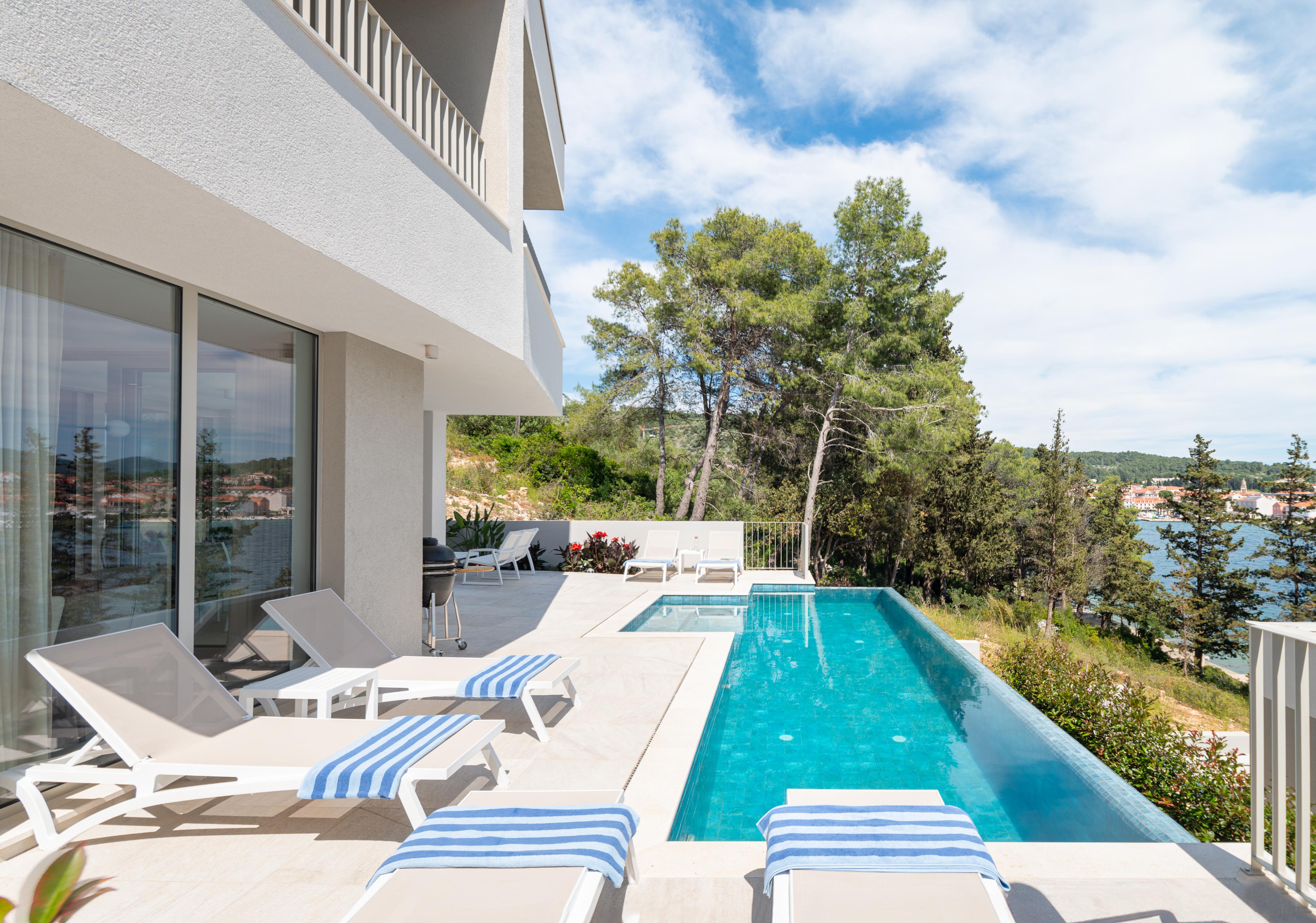 Luxuriöse Villa direkt am Meer