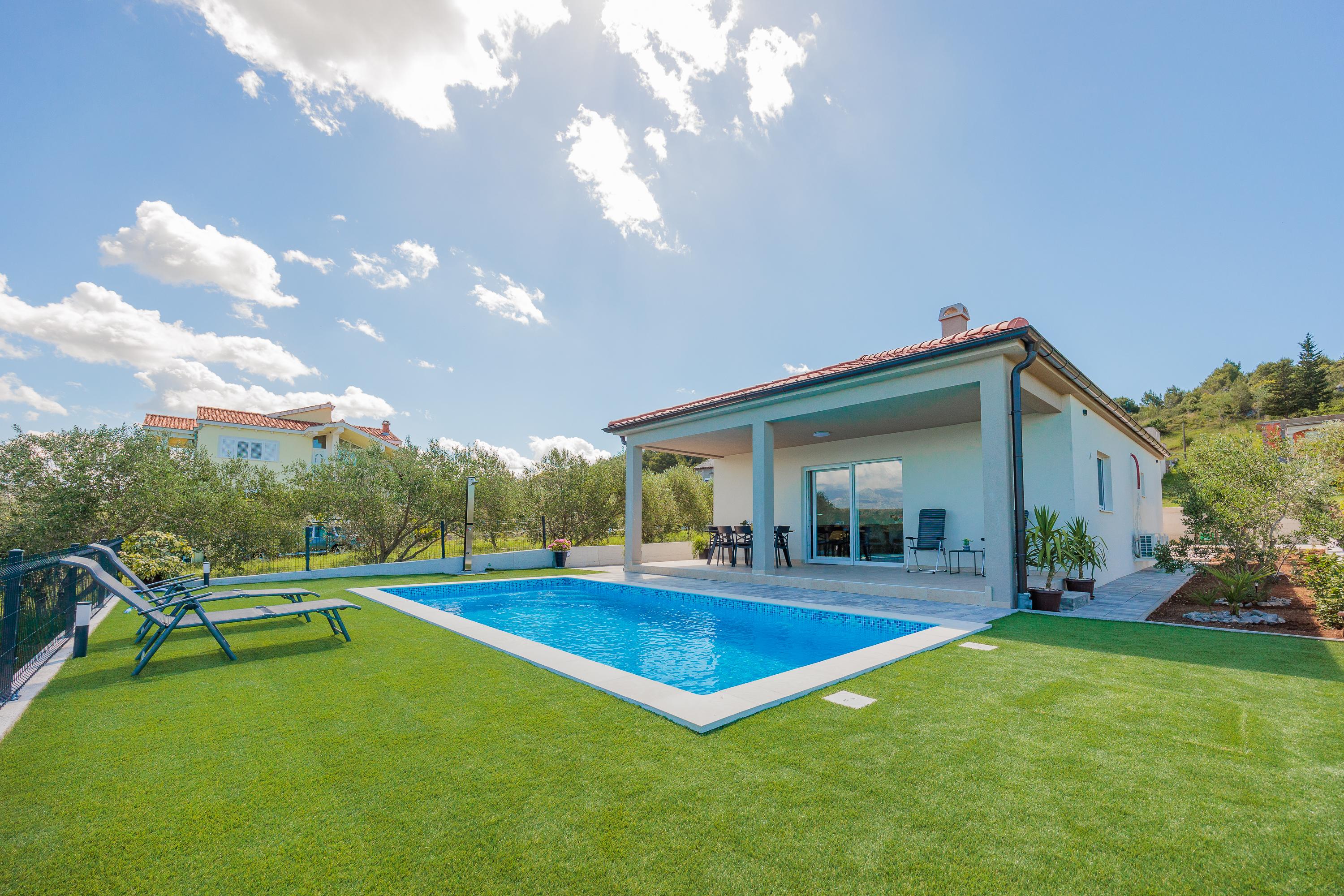Charmantes Ferienhaus mit Pool