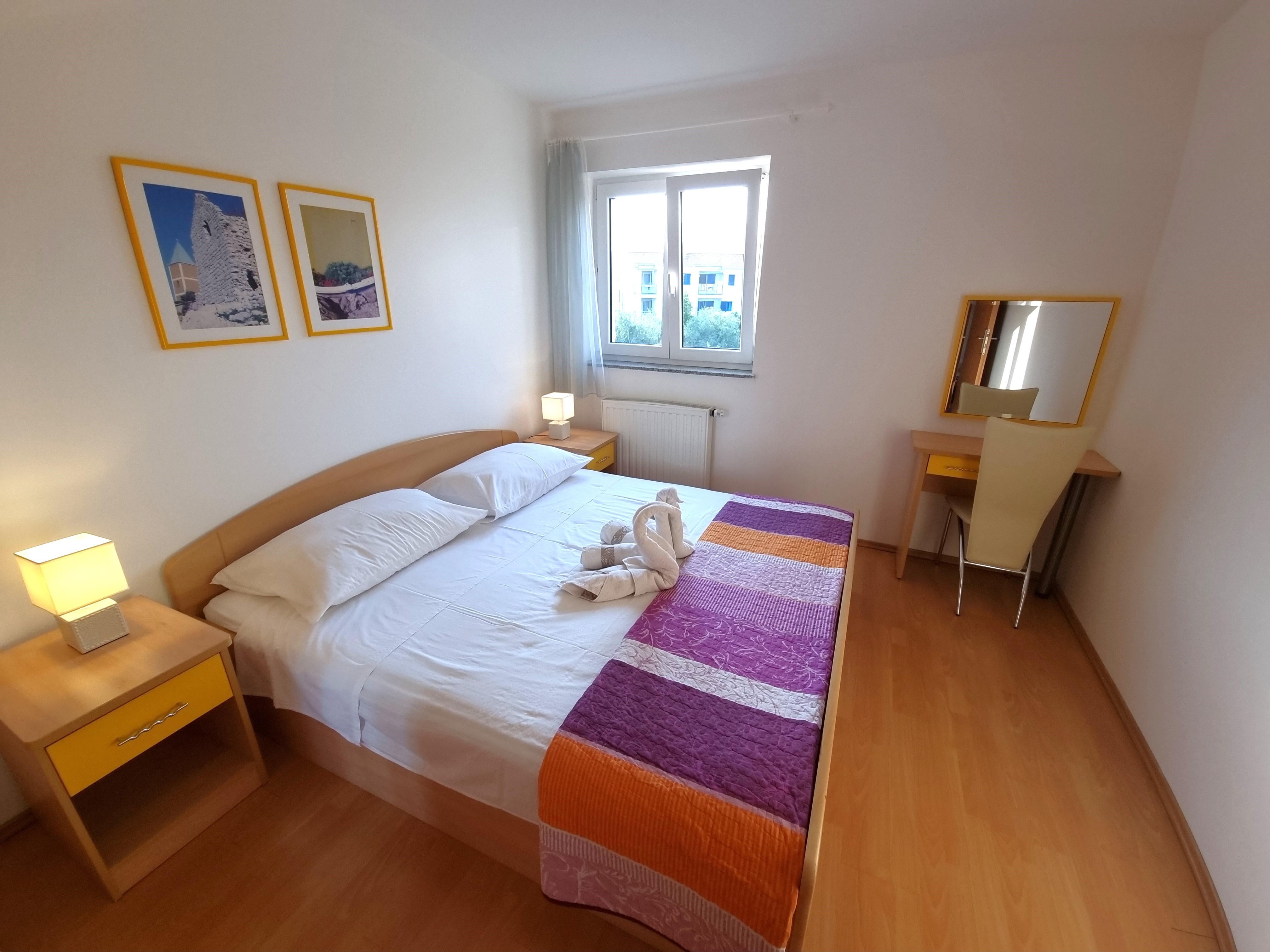 90 m² große Ferienwohnung für 6-7 Personen im Badeort Baska