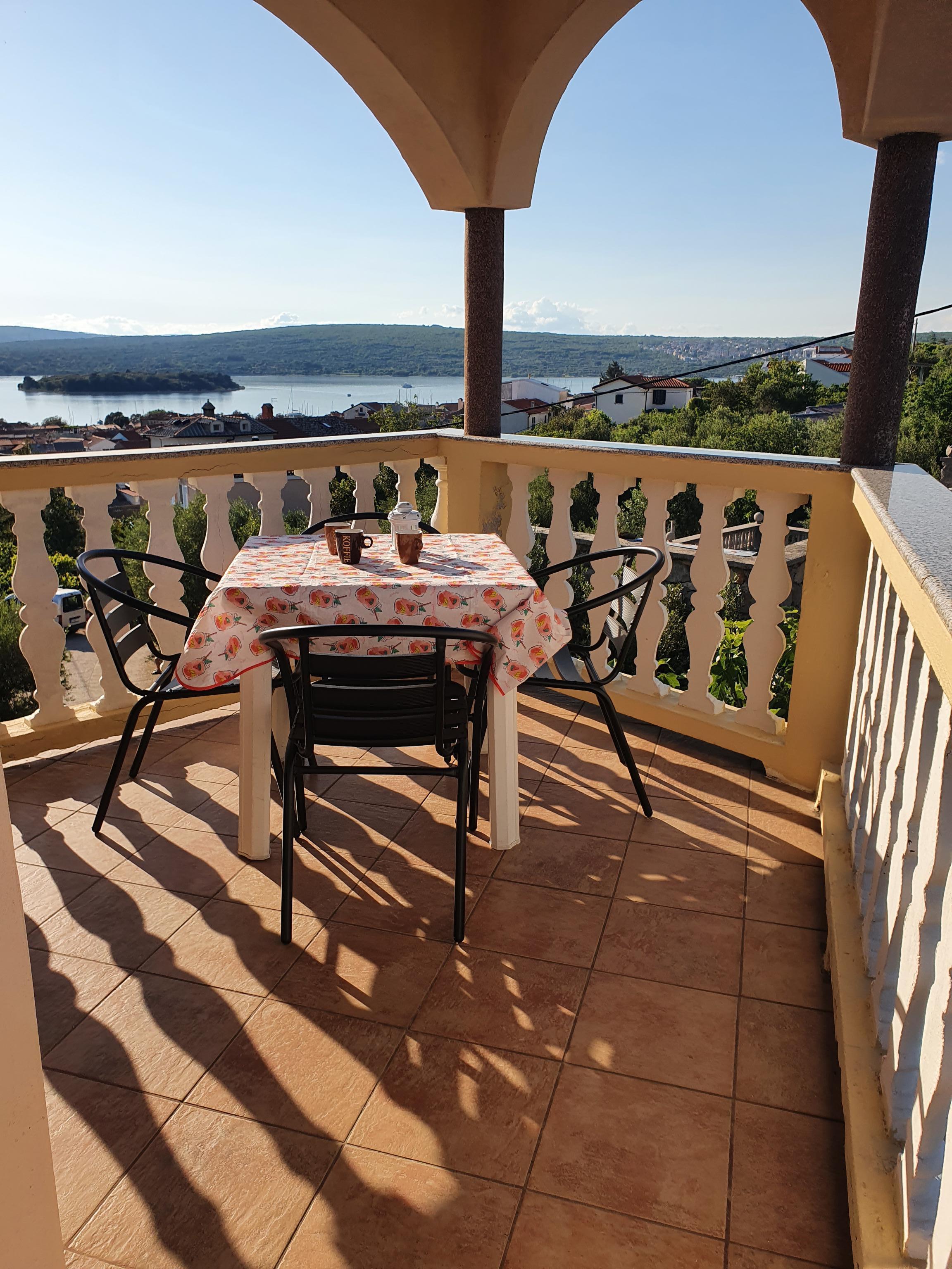 Apartment mit Balkon und herrlichem Meerblick
