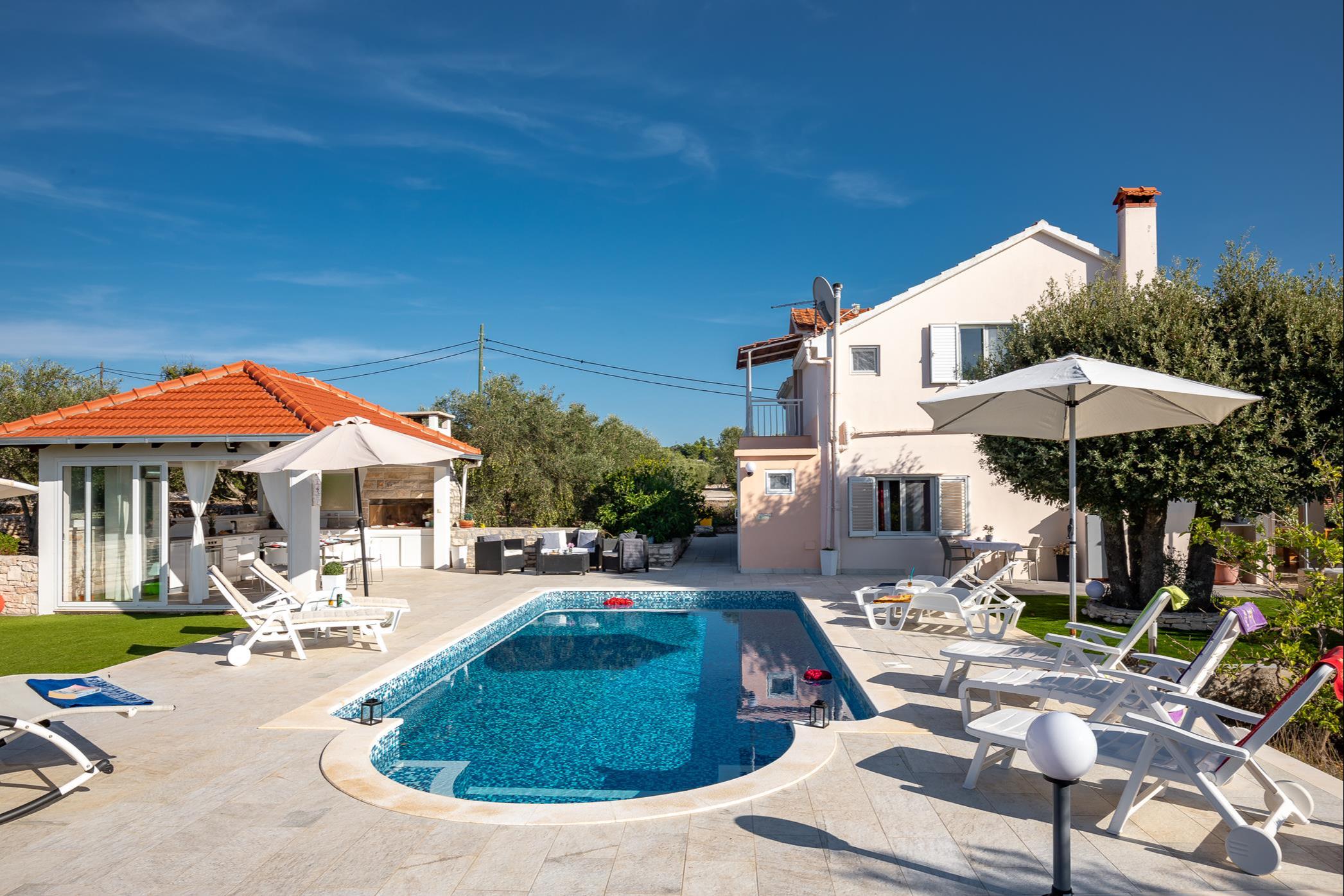 Ferienhaus mit Pool auf der Insel Korcula