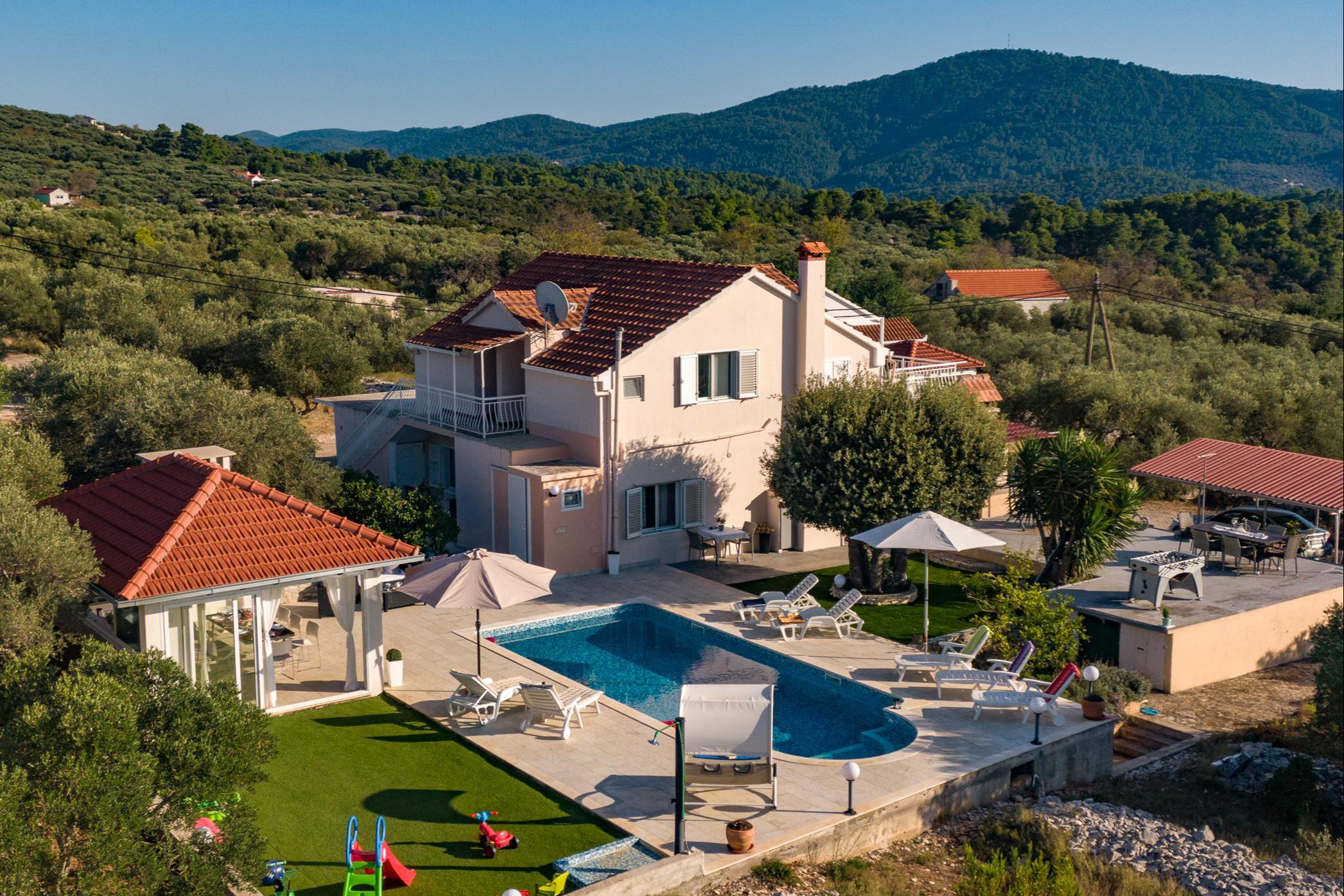 Ferienhaus mit Pool auf der Insel Korcula