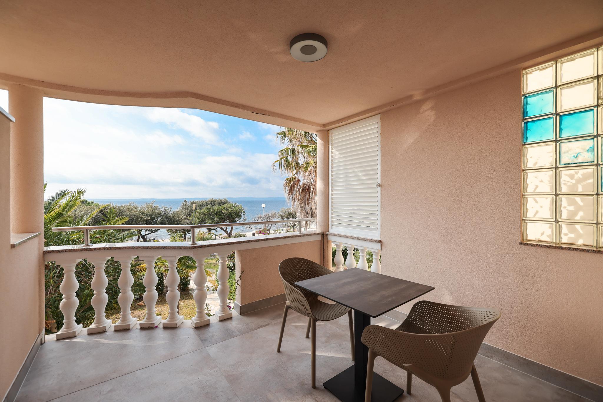 Deluxe Studio-Apartment mit Meerblick