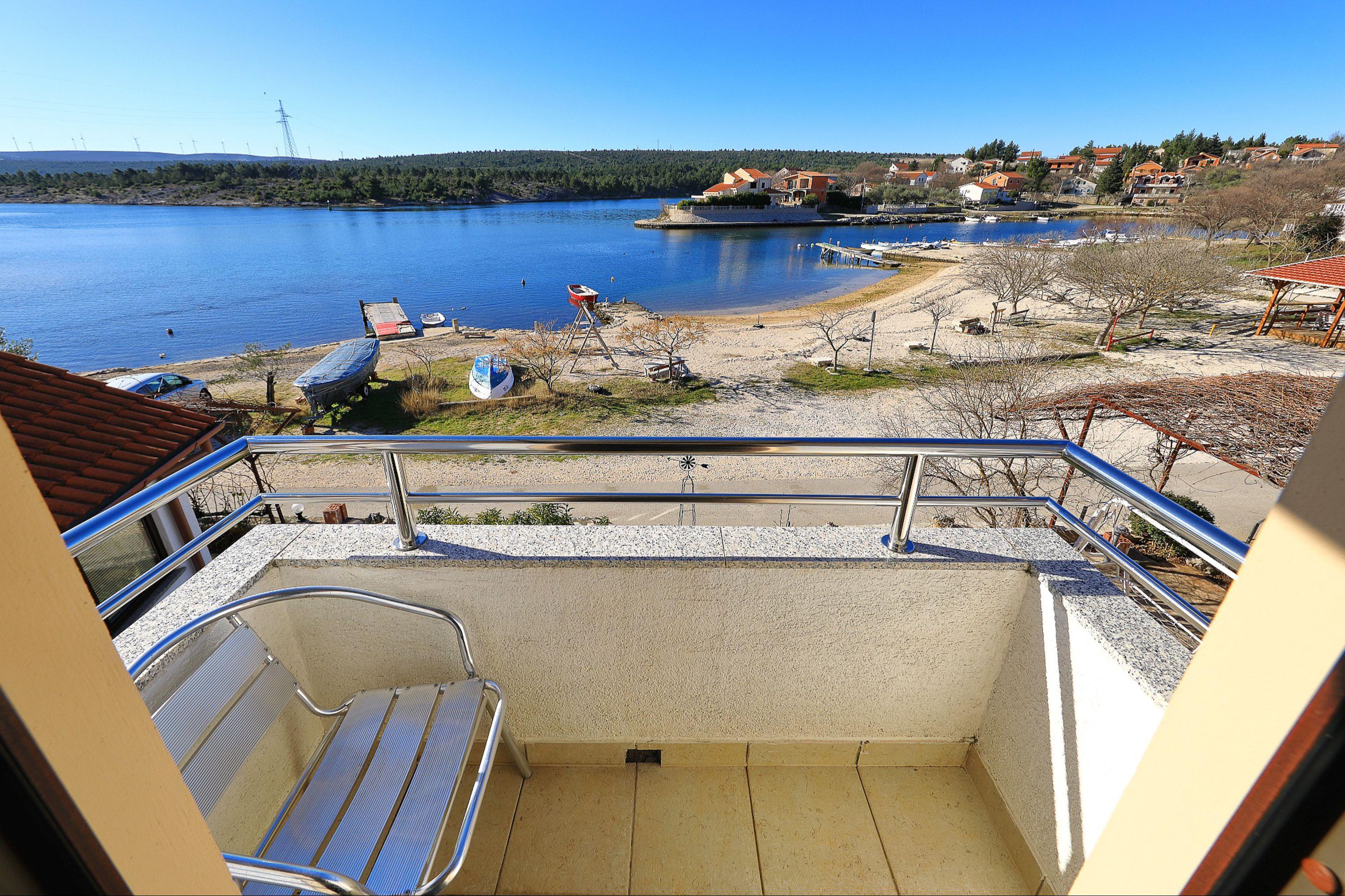 Studio mit Balkon nur 10m vom Strand entfernt