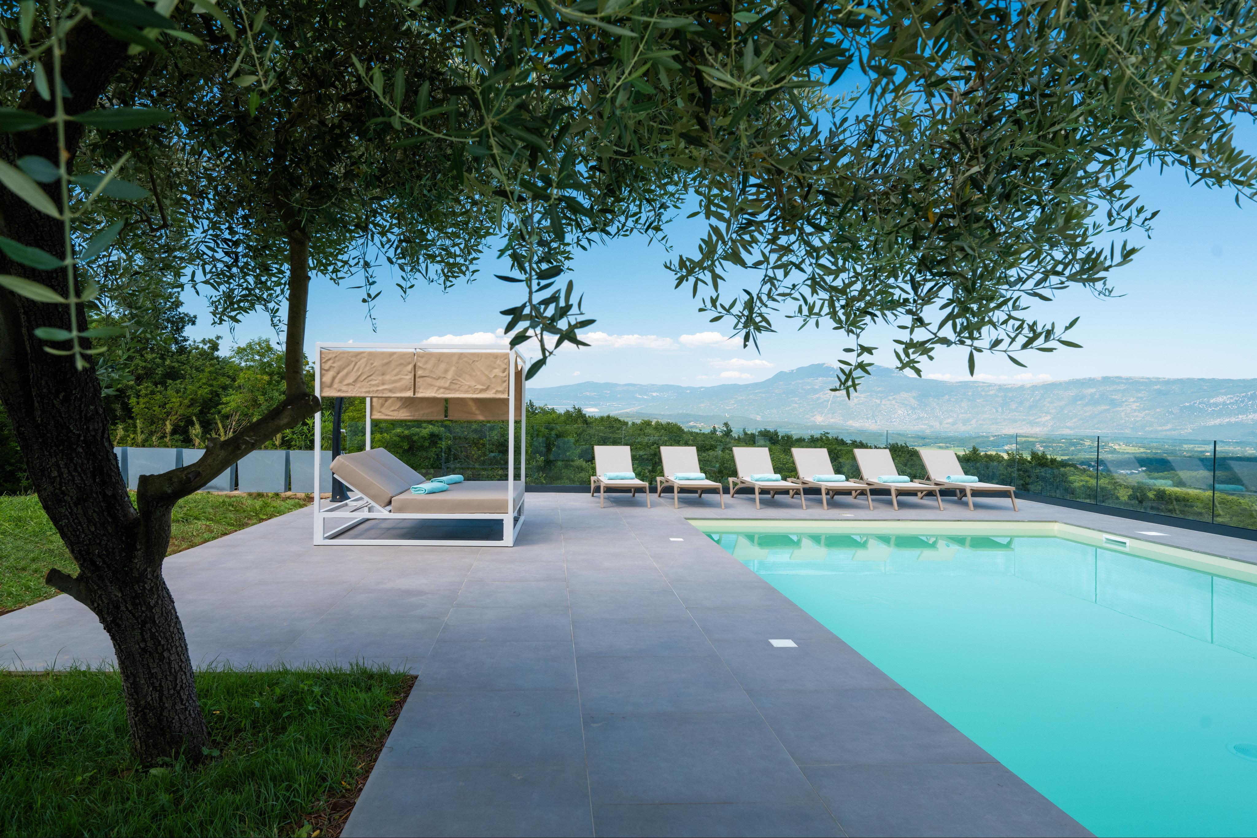 Luxusvilla mit Pool in Sveta Katarina mit Spa und Gym