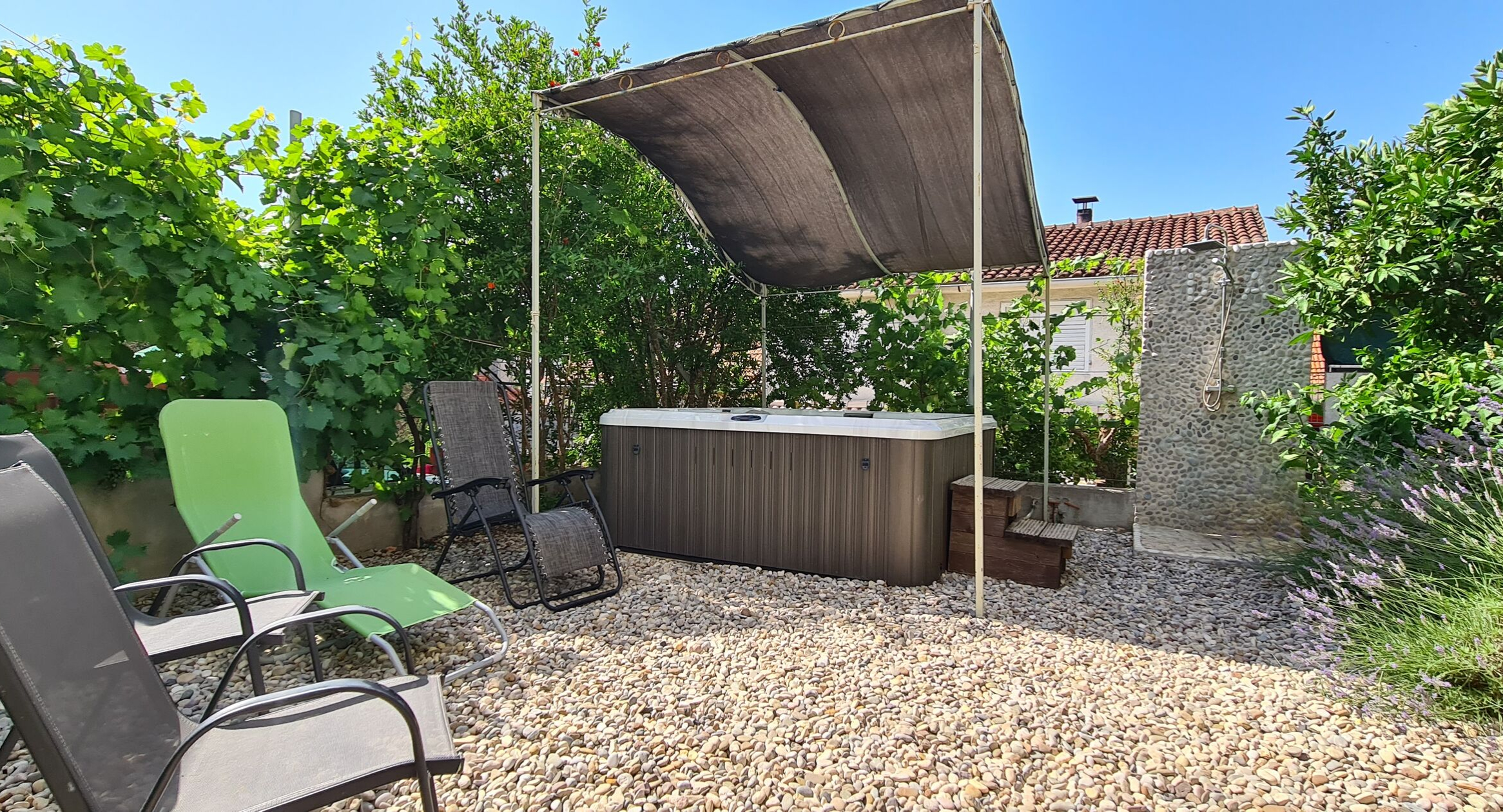 Ferienwohnung in Vrboska mit Klima, Sat-TV, Meerblick