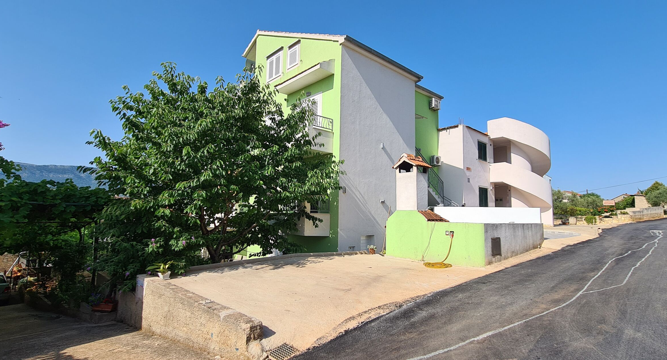 Ferienwohnung in Vrboska mit Klima, Sat-TV, Meerblick