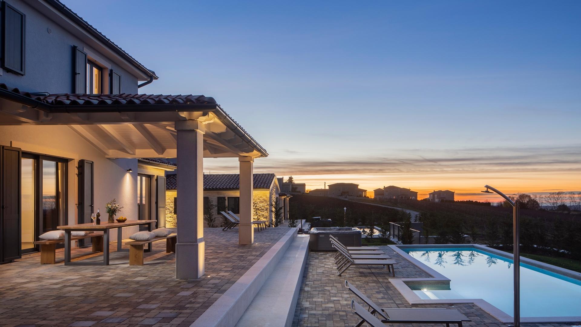 Bezaubernde Villa mit Pool und Whirlpool