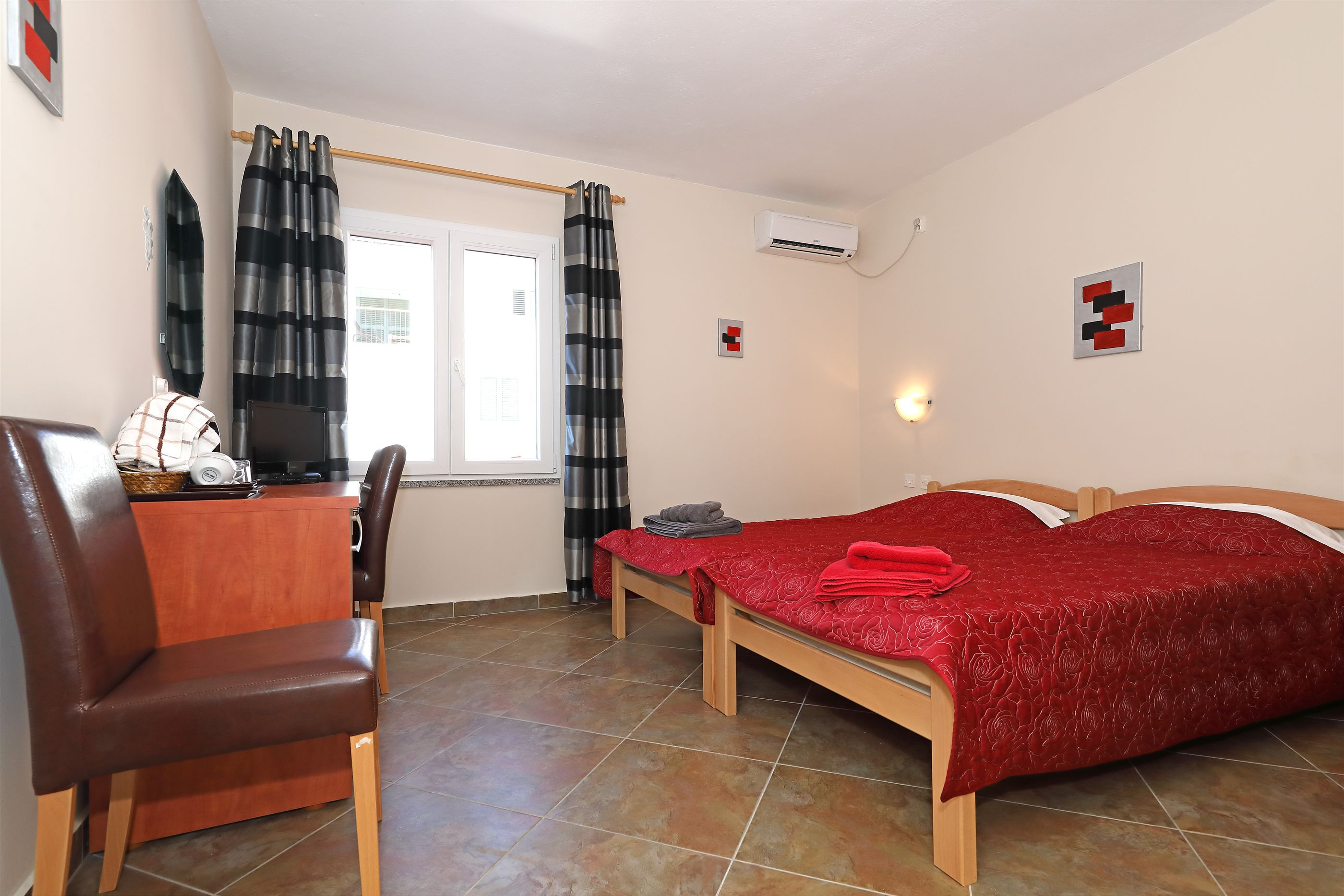 Zimmer in Stara Novalja mit Klima, Meerblick, Internet
