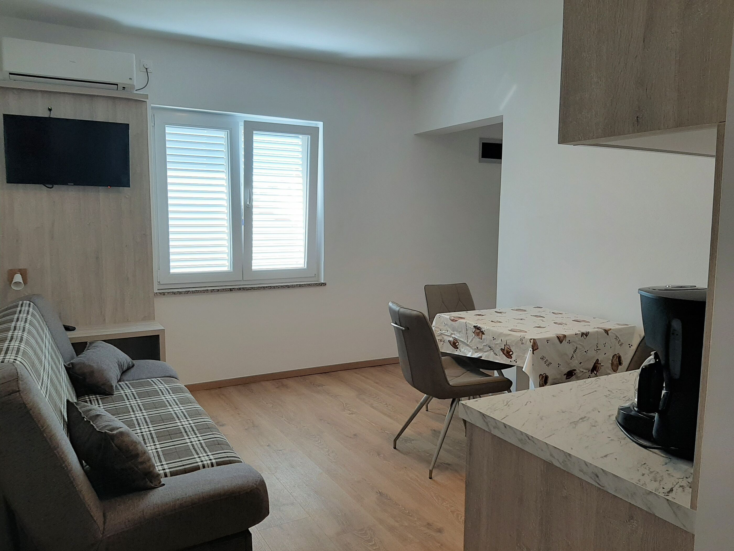 Ferienwohnung in Novalja mit Klima, Sat-TV, Internet