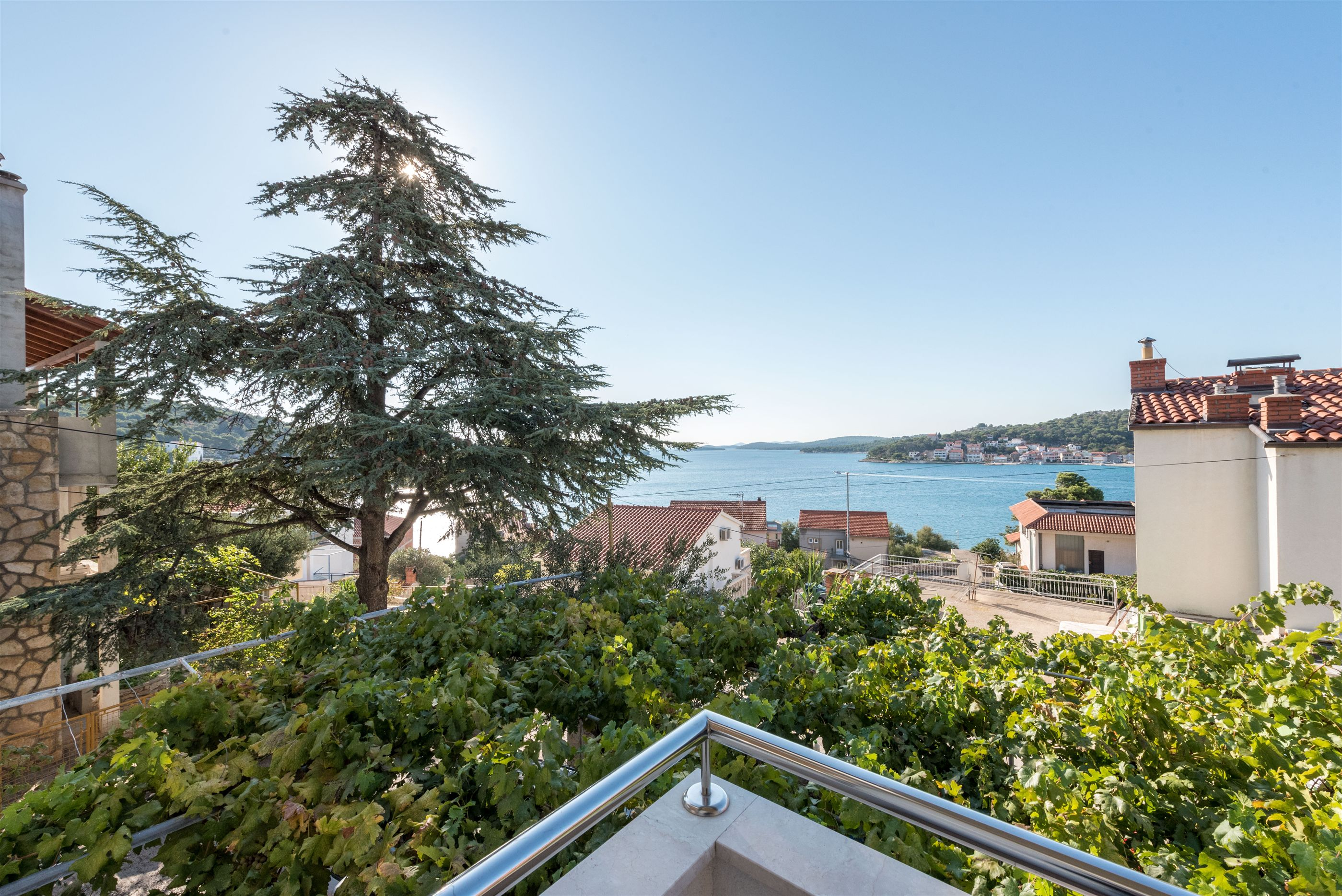 Ferienwohnung in Tisno mit Klima, Sat-TV, Meerblick