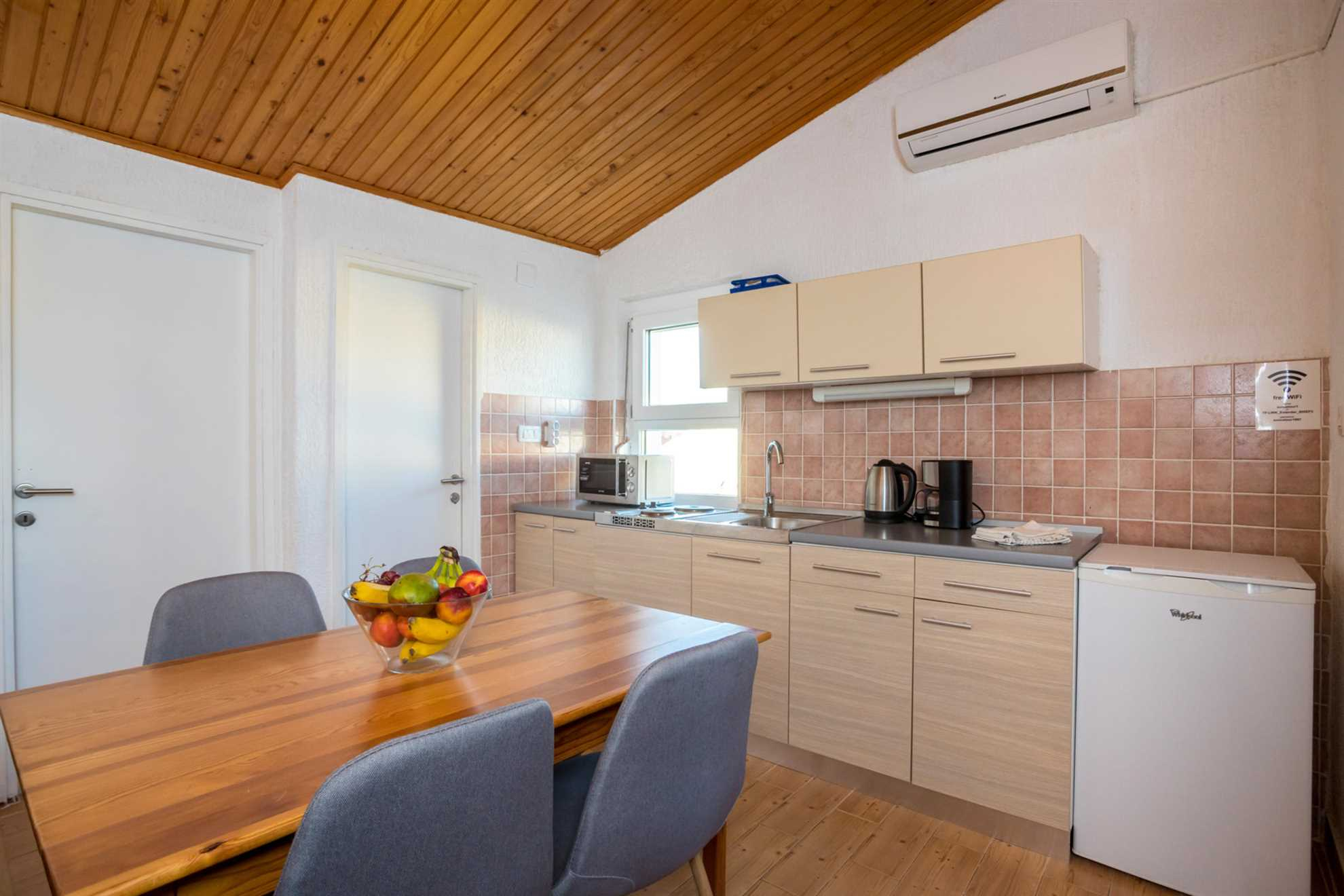 Schöne DG-Wohnung für 4-5 in Nähe von Hafen und Strand im Zentrum