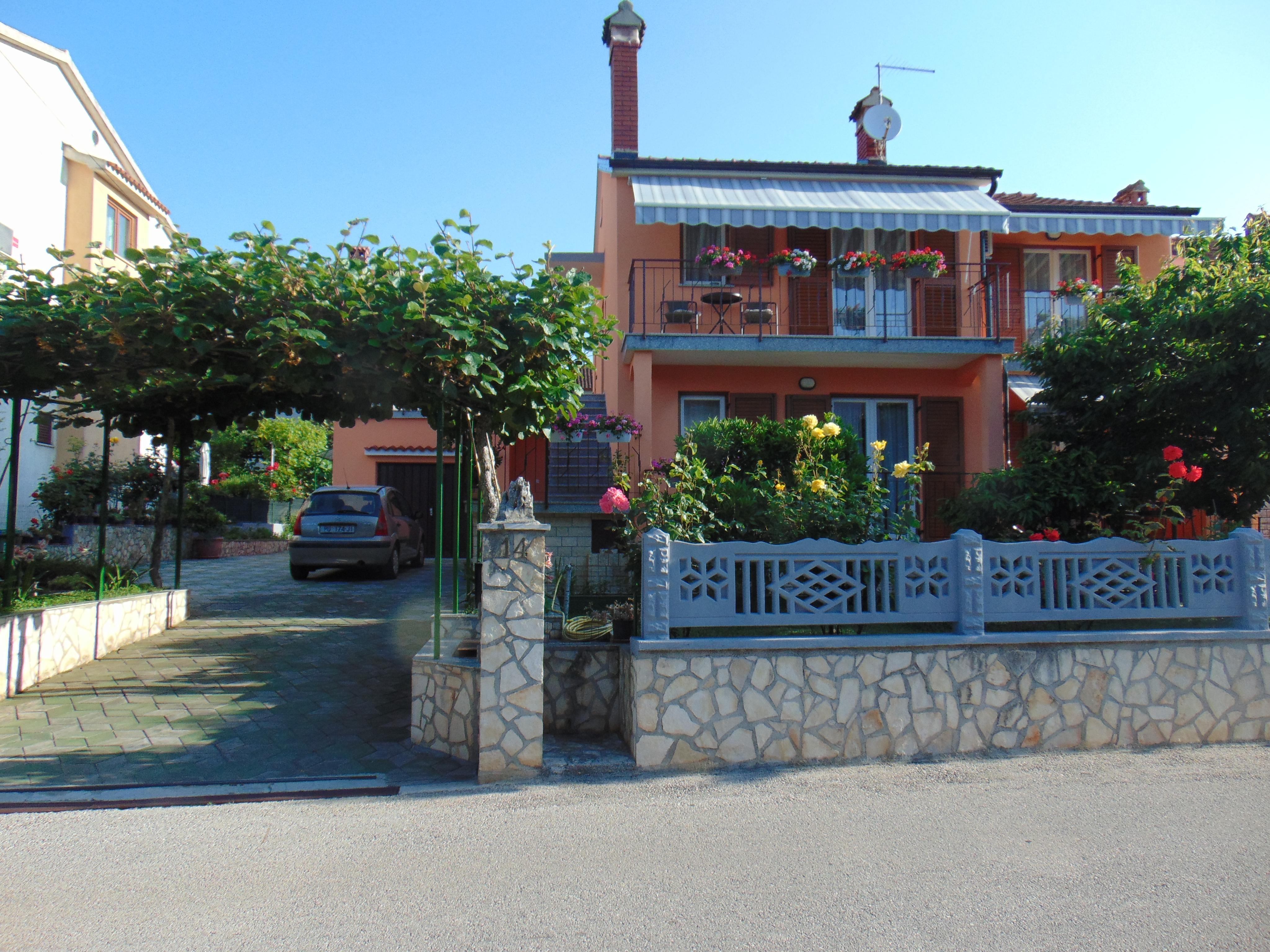 Unterkunft 95 m² im EG, mit Garten, Sat-Tv, Gri