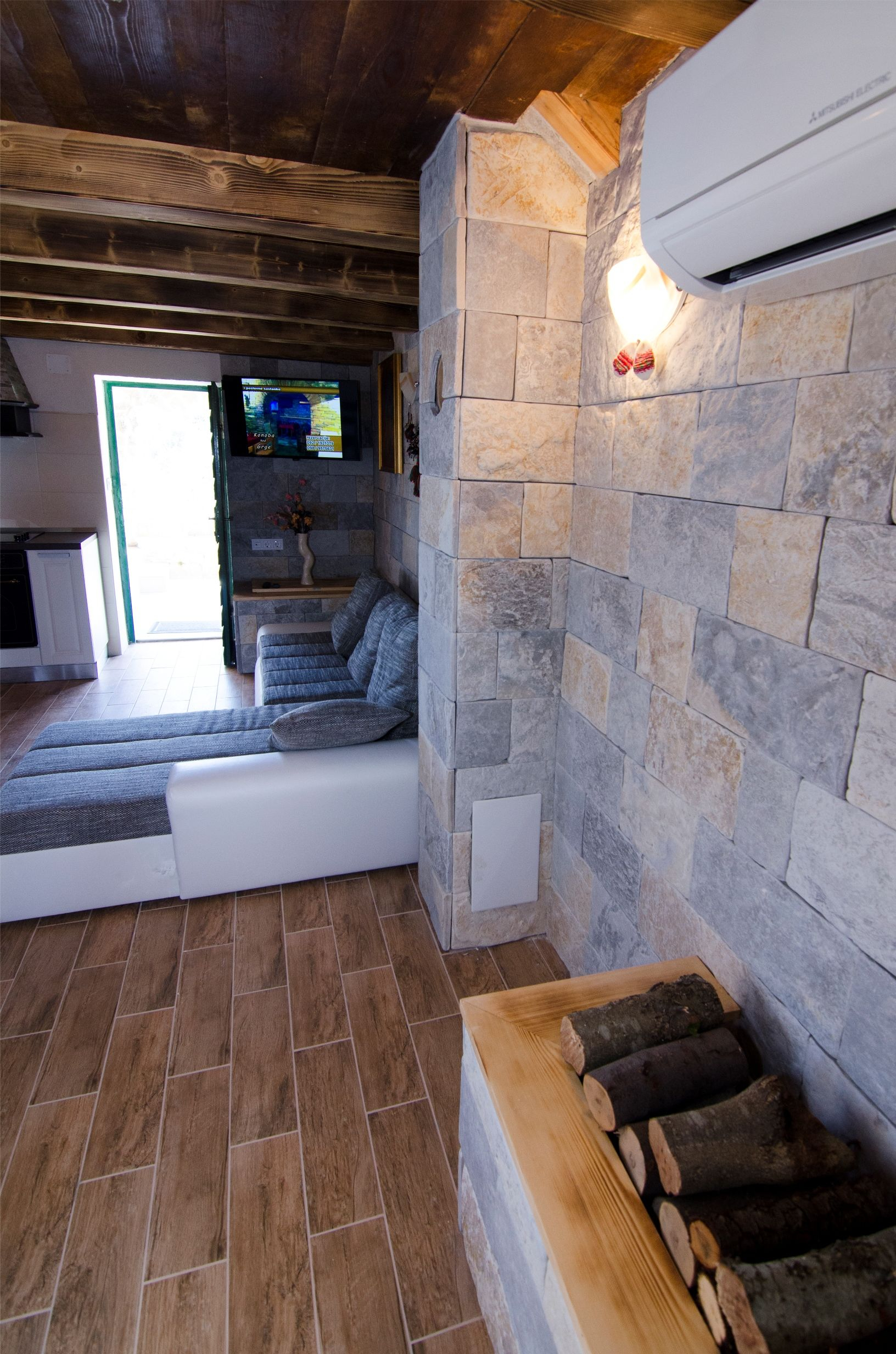 Haus in Tisno mit Klima, Sat-TV, Meerblick