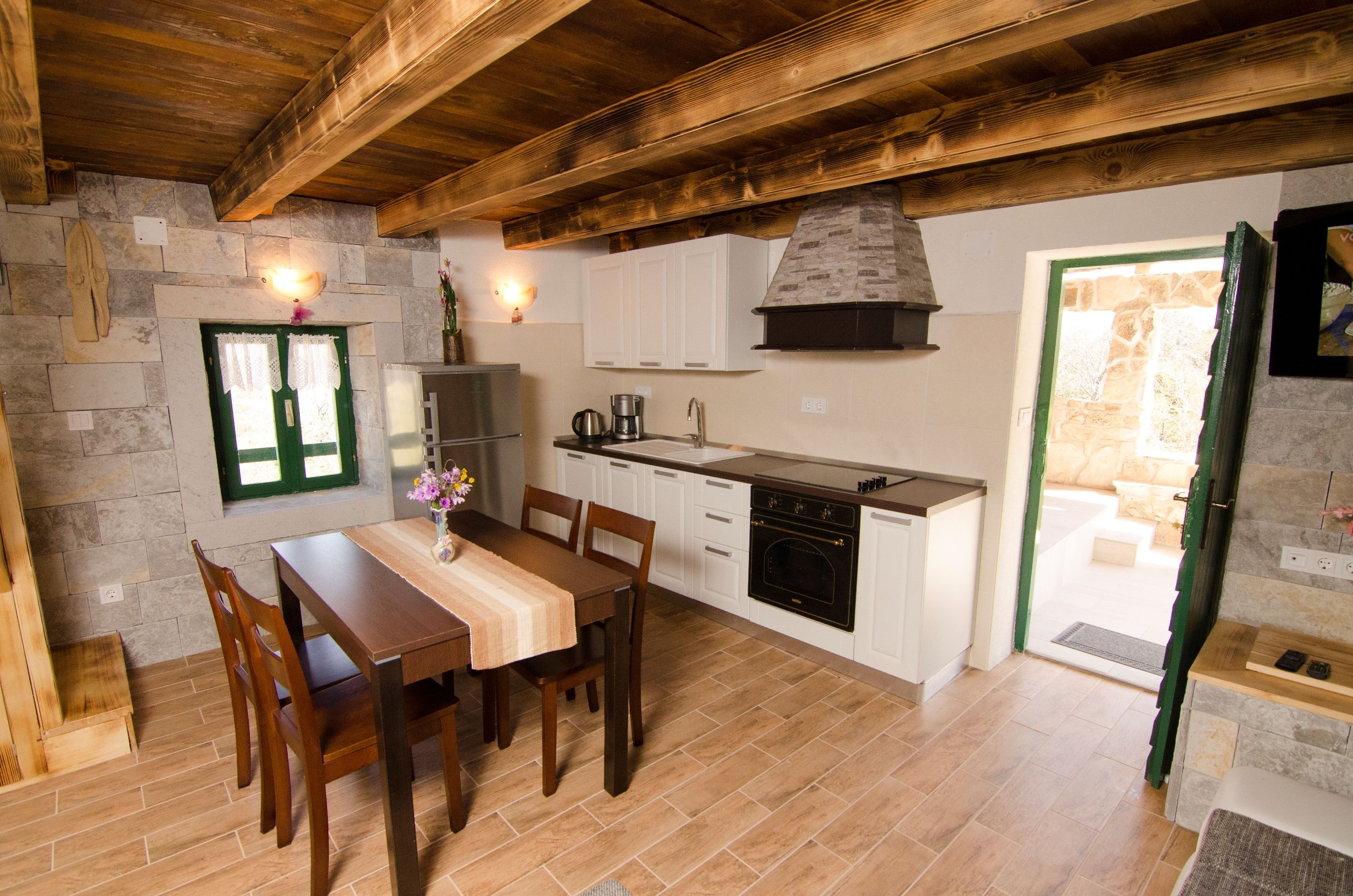 Haus in Tisno mit Klima, Sat-TV, Meerblick