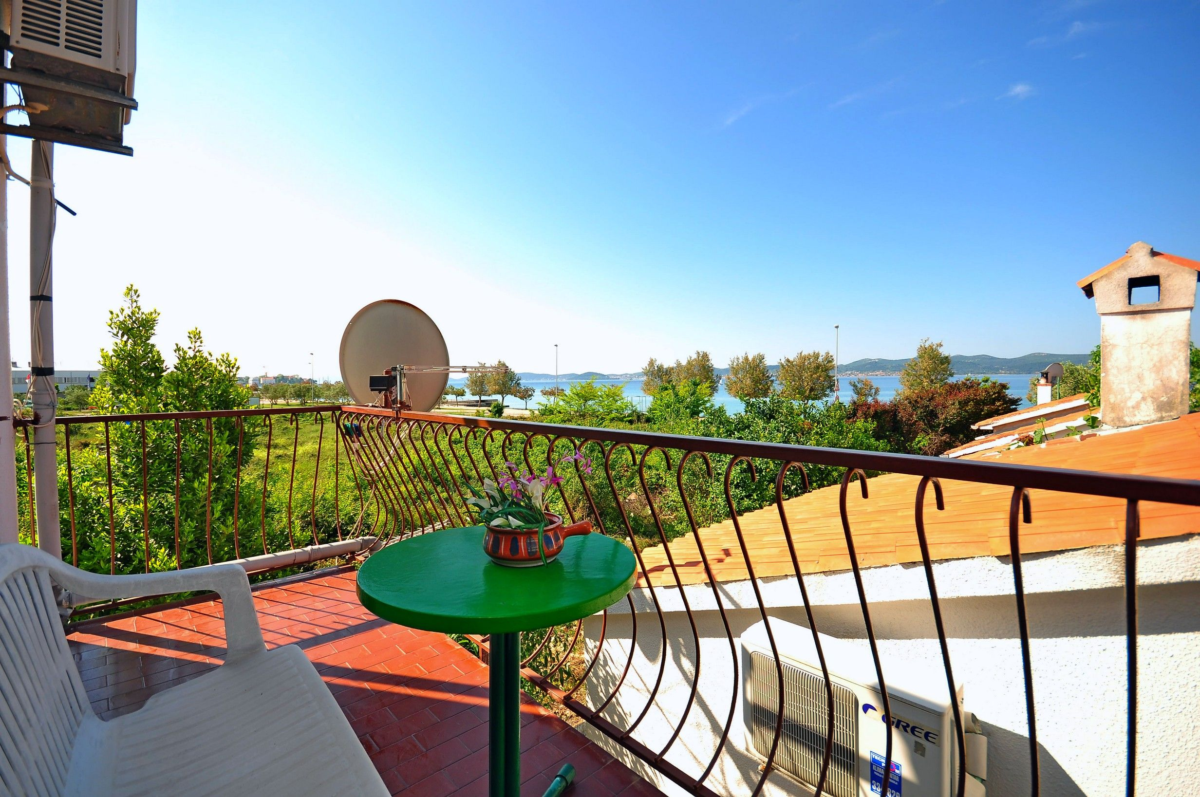 Ferienwohnung in Zadar mit Klima, Sat-TV, Meerblick