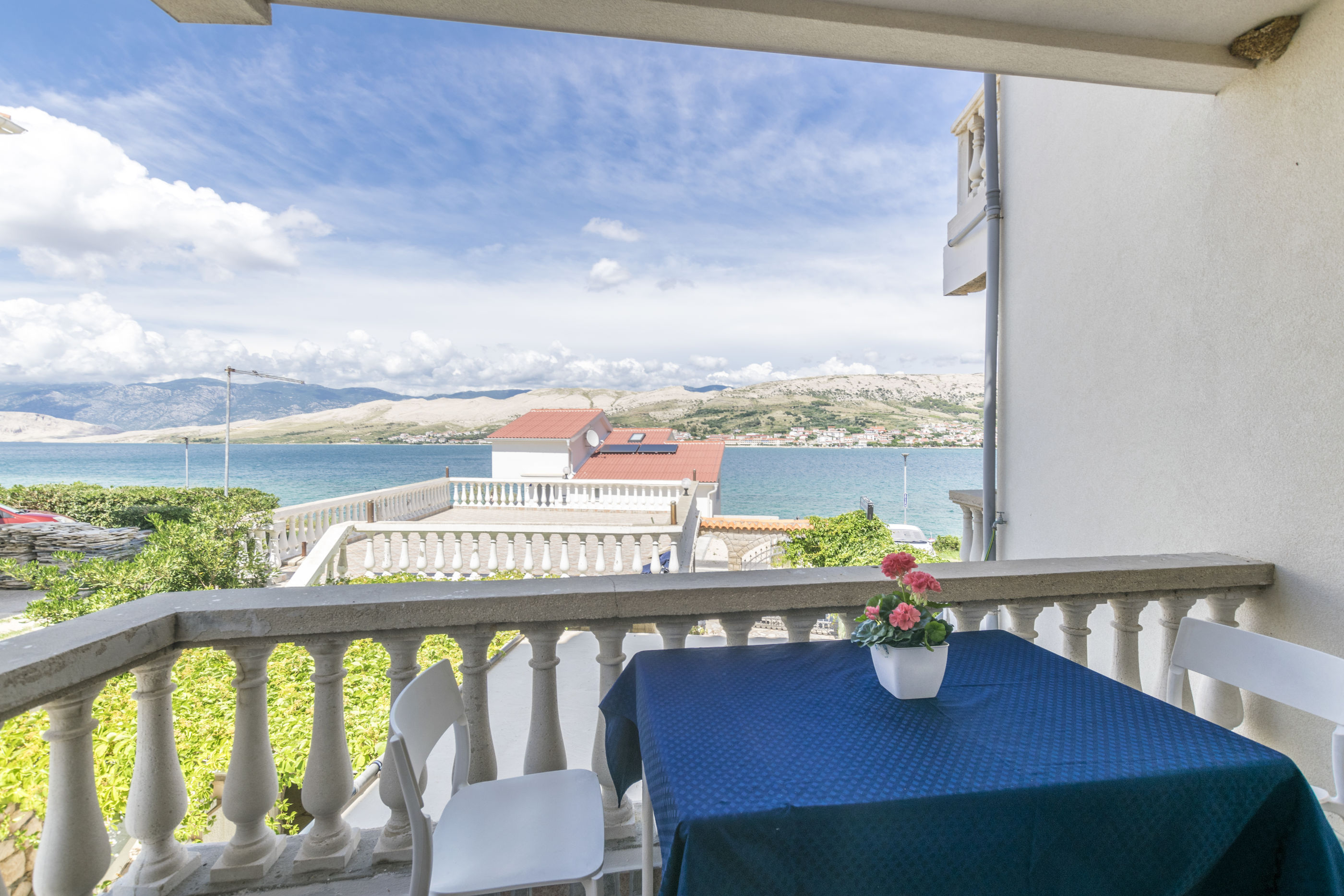 Ferienwohnung in Pag mit Klima, Sat-TV, Meerblick