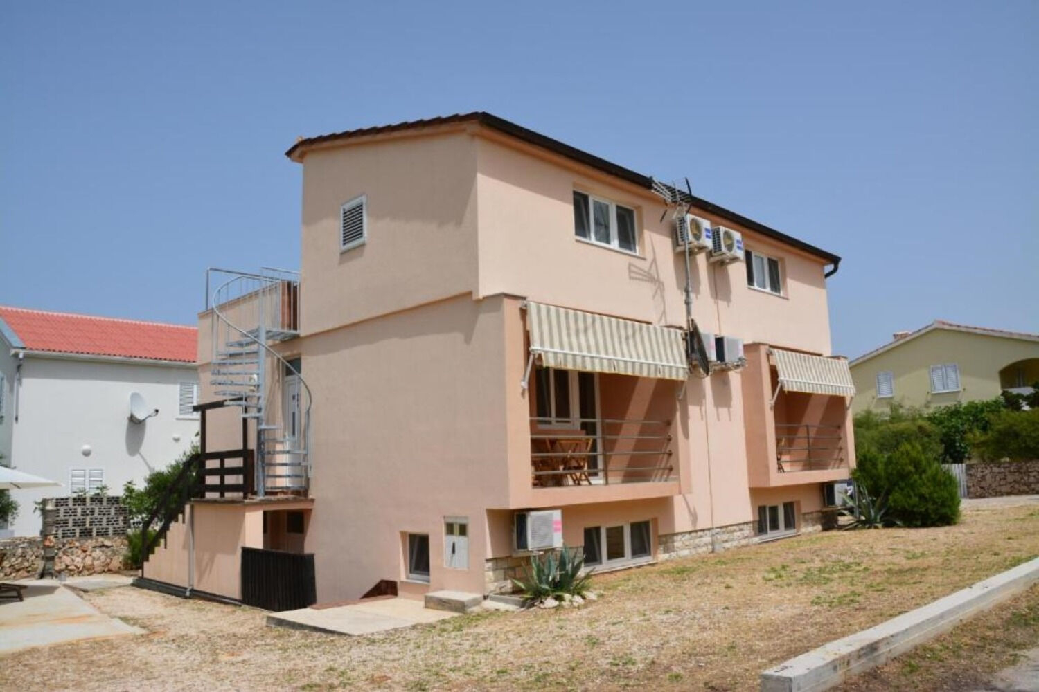 Ferienwohnung in Razanac mit Klima, Internet, Grill