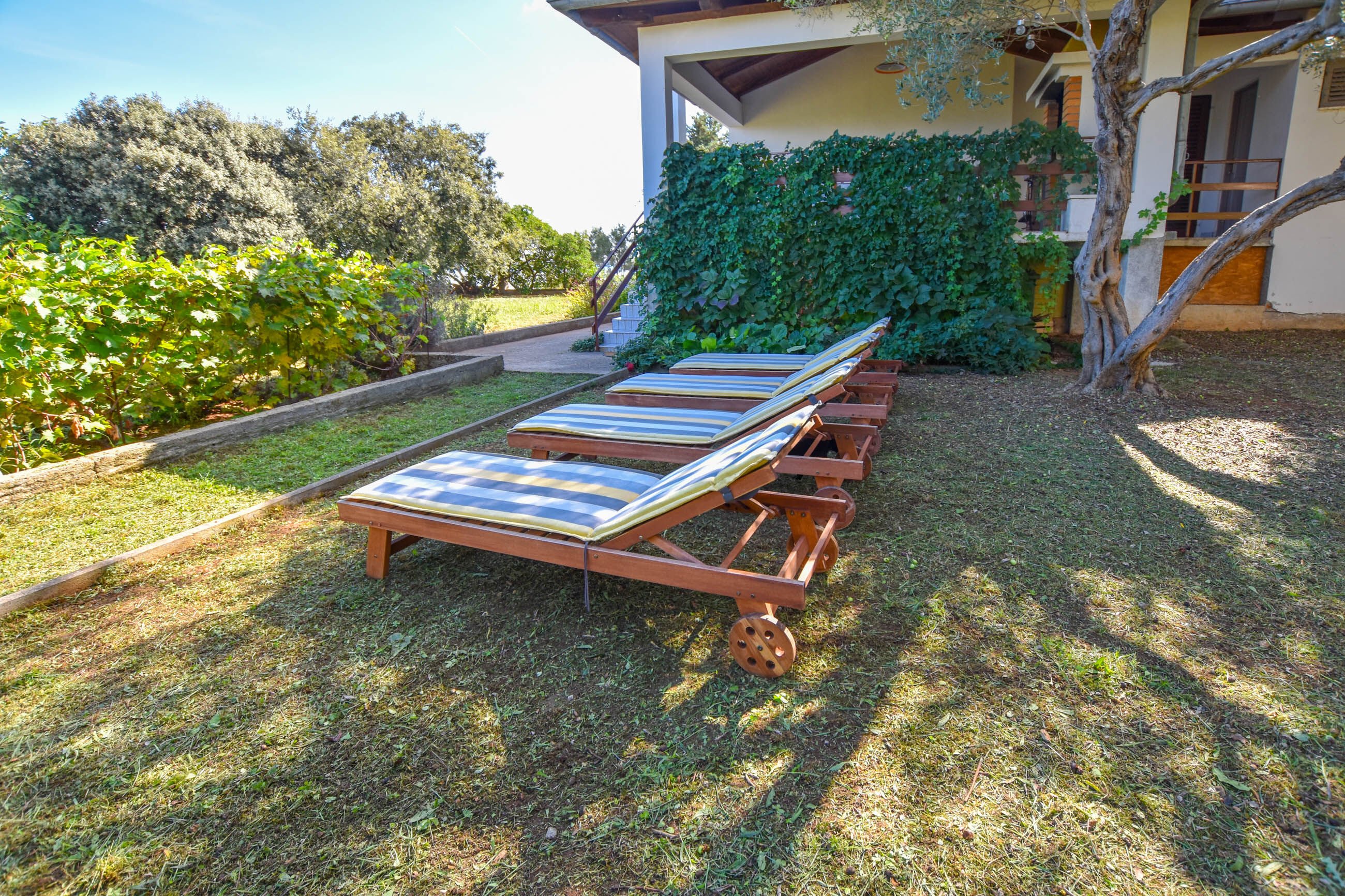 Traumhaftes Ferienhaus in Dobropoljana, 20 m vom Meer