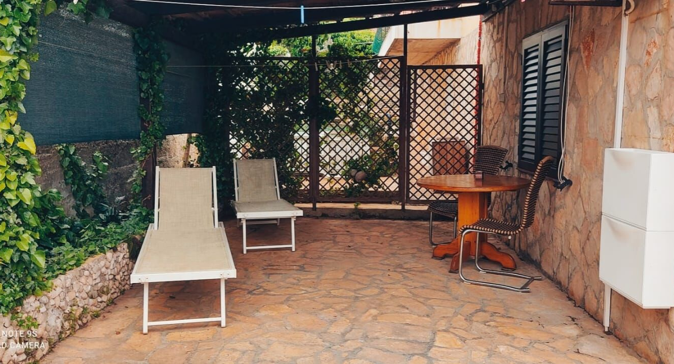 Studio in Vrboska mit Klima, Sat-TV, Internet