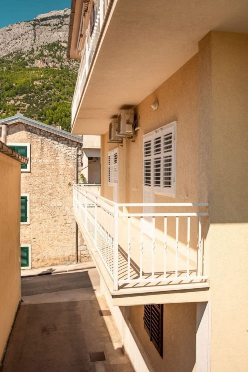 Traumhafte Ferienwohnung in Baska Voda, strandnah, mit Klimaanlage