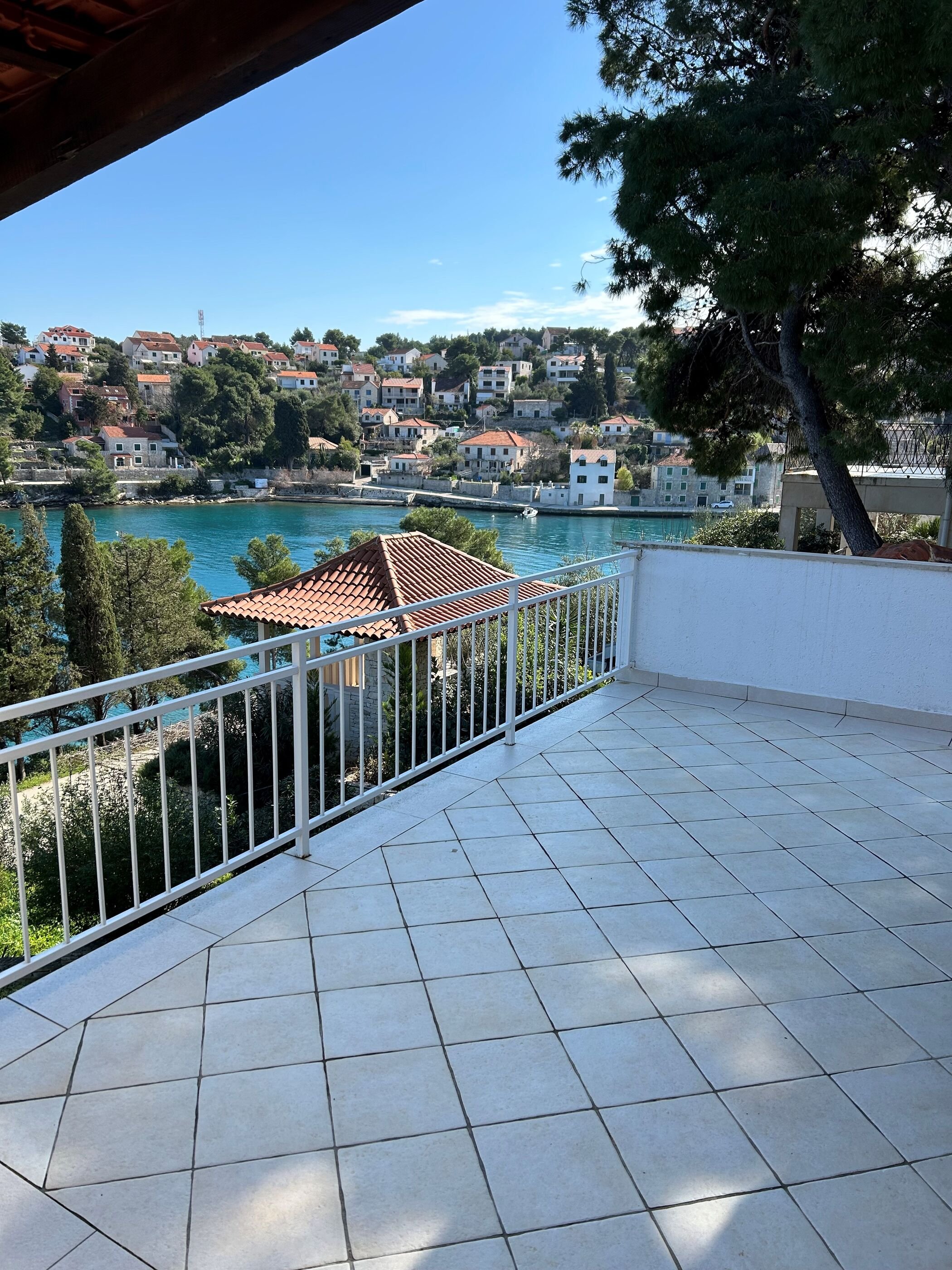 Ferienwohnung in Splitska mit Klima, Sat-TV, Internet