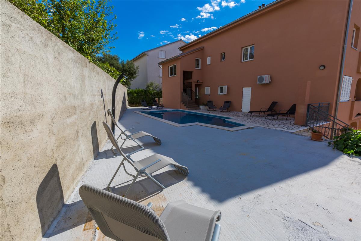 55 m² Wohnung in Hanglage am Stadtrand von Novi Vinodolski