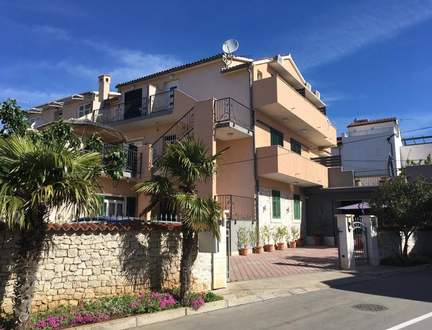 Zimmer in Vodice mit Klima, Sat-TV, Internet