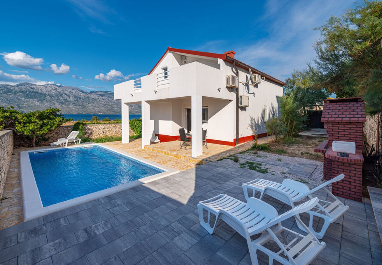 Haus in Razanac mit Klima, Sat-TV, Meerblick