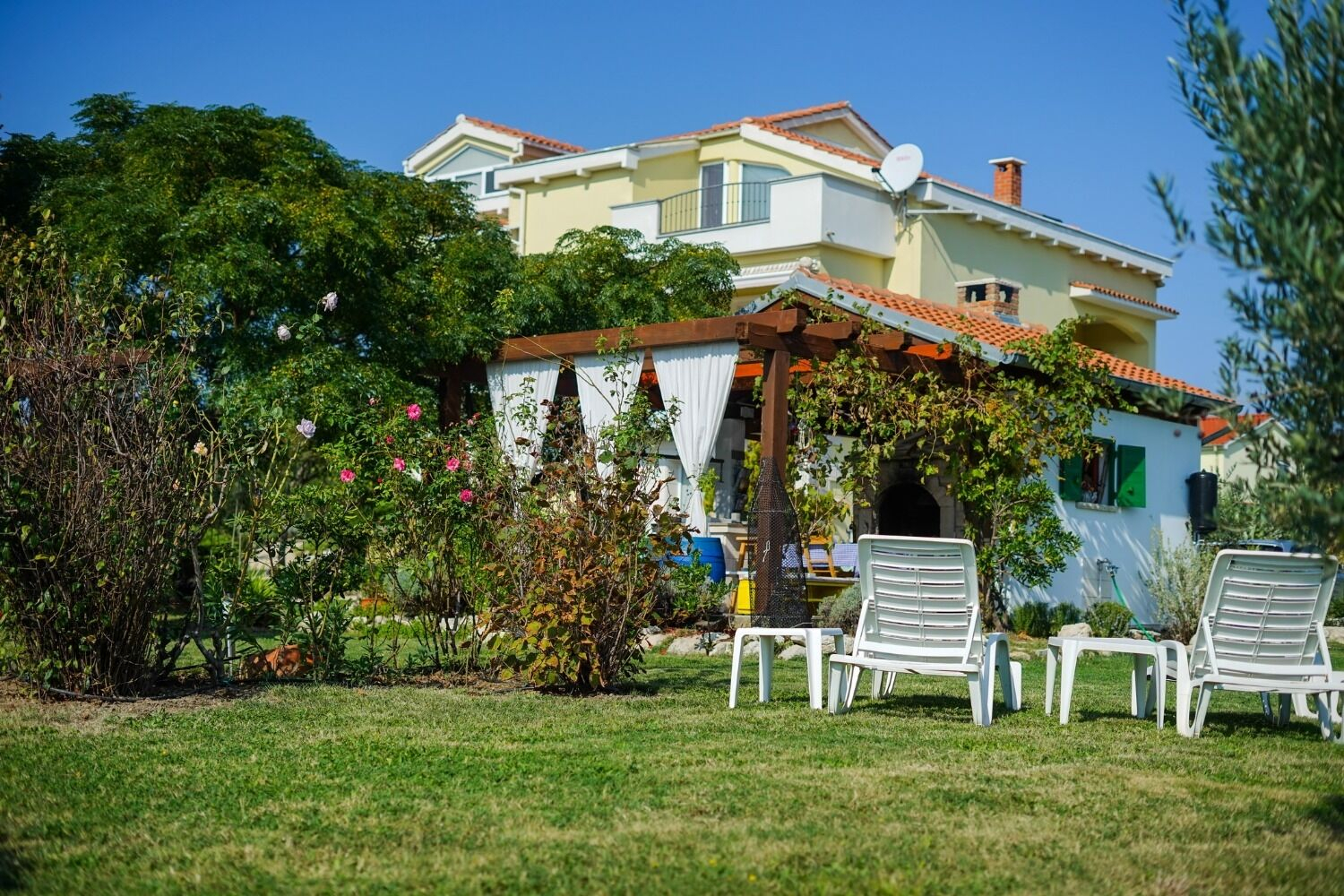 Ferienwohnung in Razanac mit Klima, Meerblick, Internet