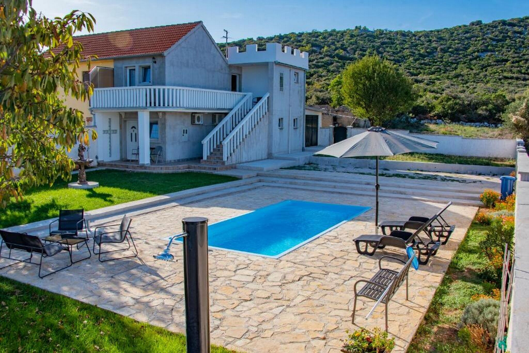 Haus in Tisno mit Klima, Internet, Grill