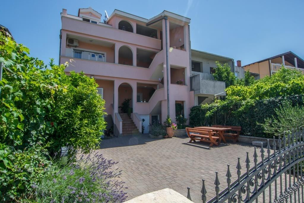 Ferienwohnung in Zadar mit Klima, Sat-TV, Meerblick