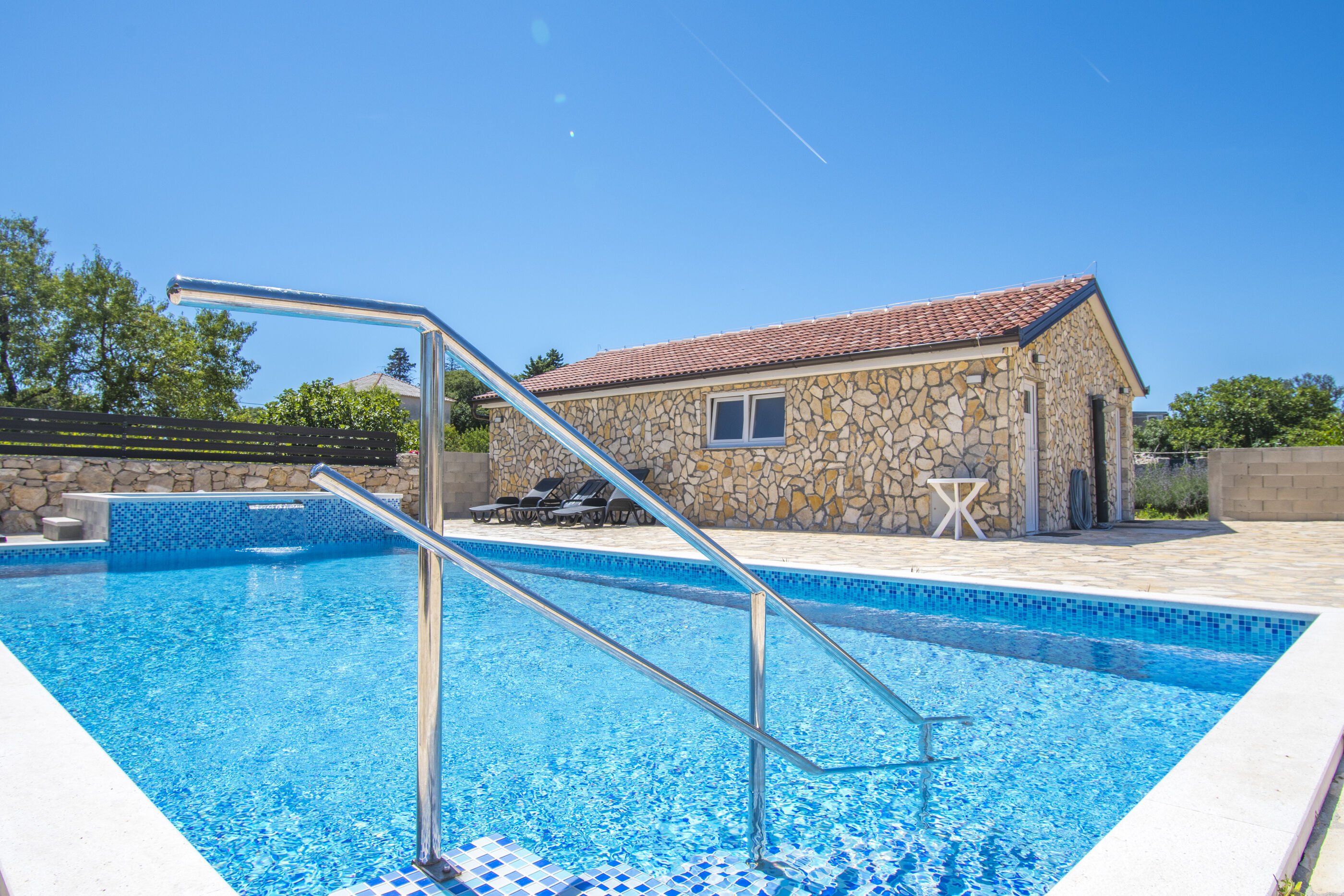 Haus in Tisno mit Klima, Internet, Grill