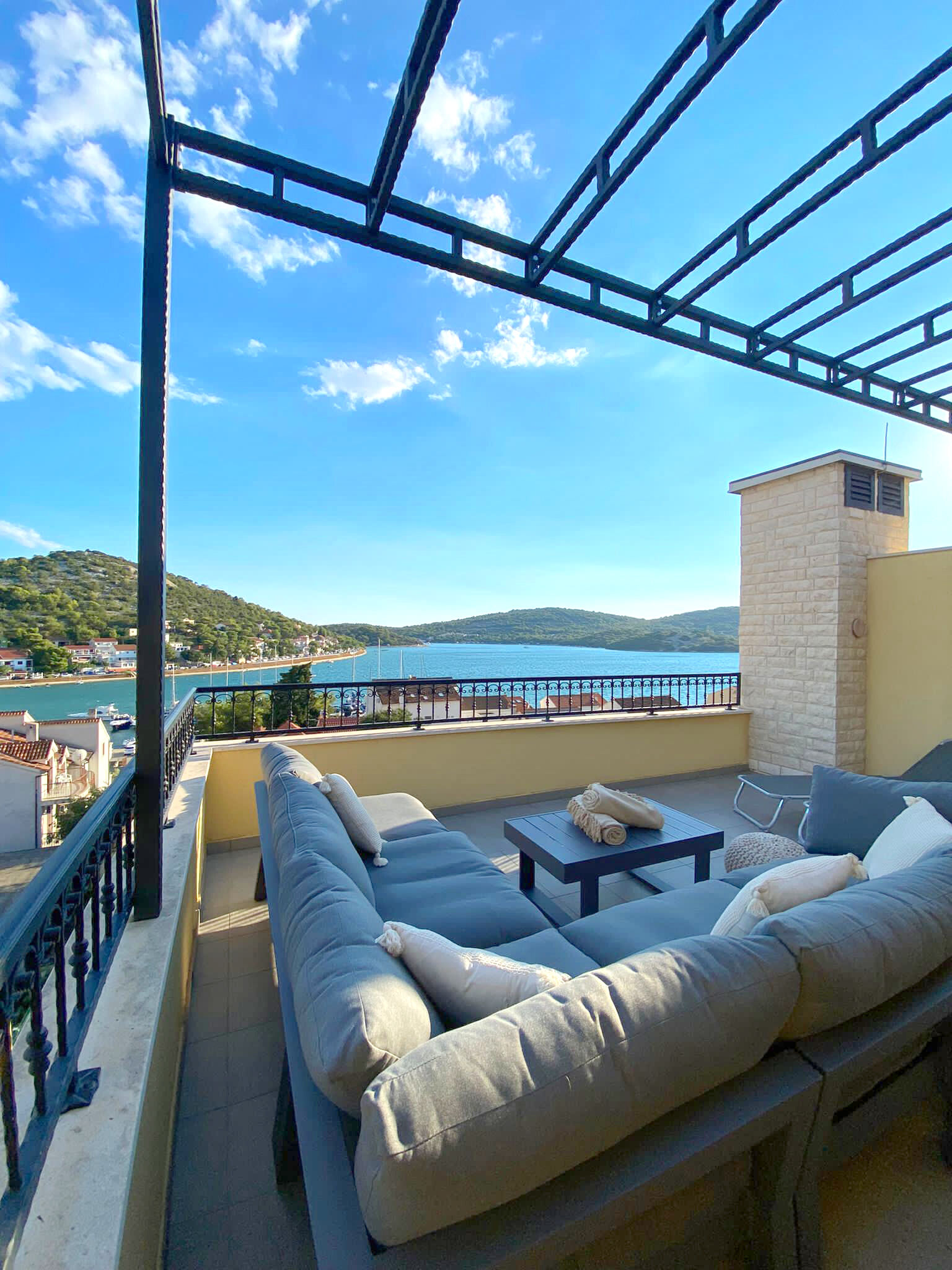 Haus in Tisno mit Klima, Internet, Grill