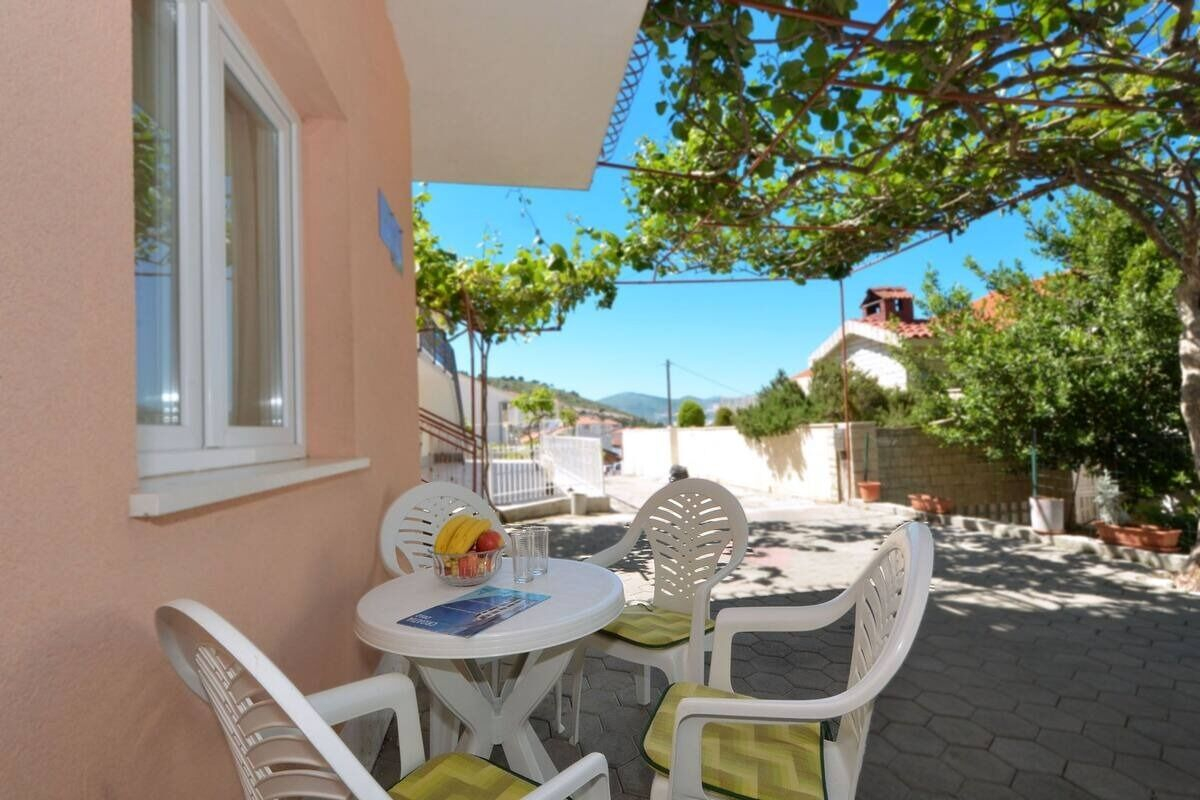 Ferienwohnung in Trogir mit Klima, Sat-TV, Meerblick
