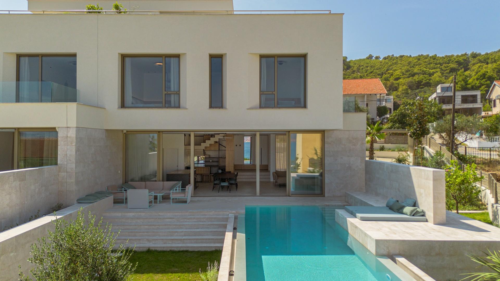 Neue, luxuriöse und elegante Ferienvilla auf der Insel Čiovo
