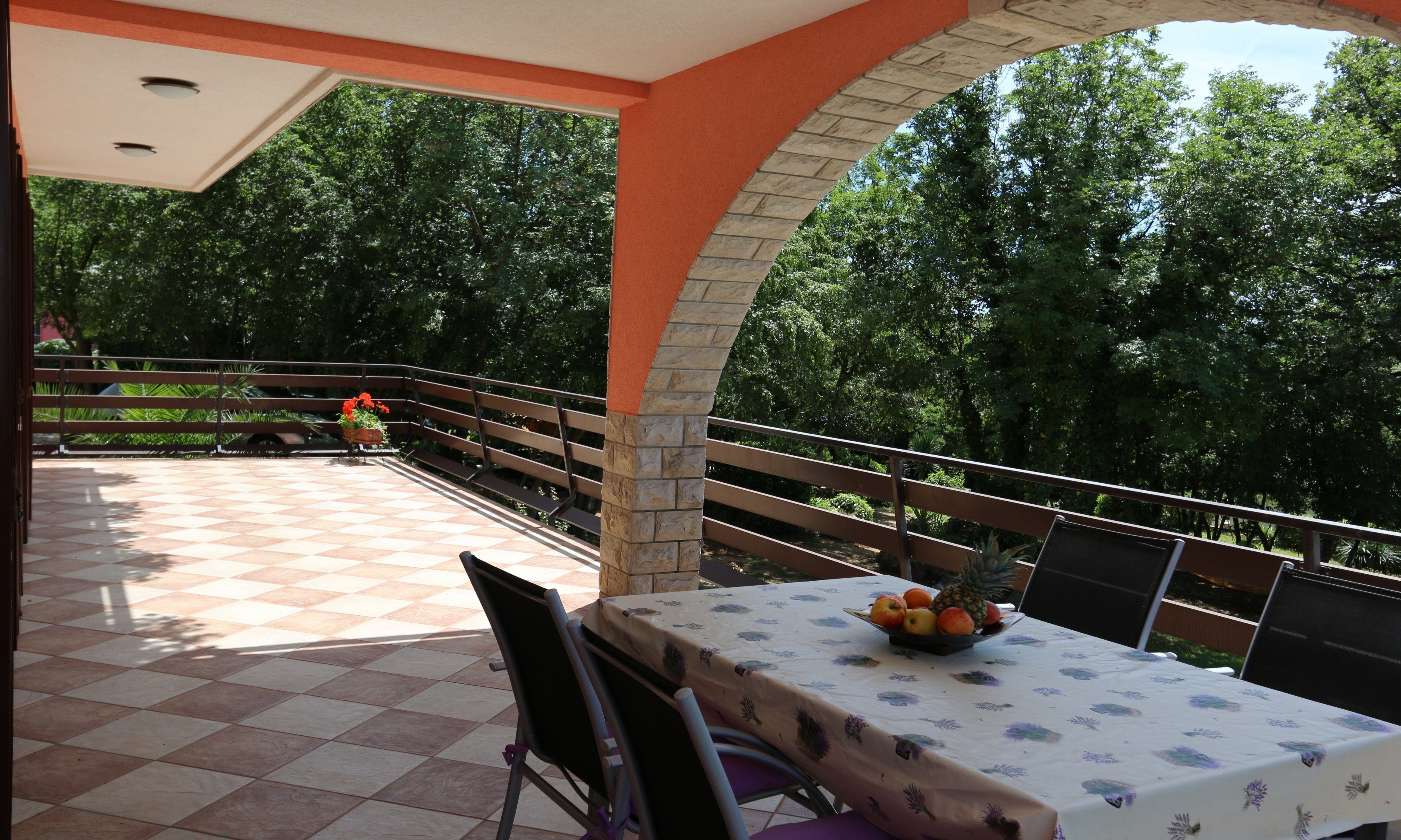 Apartment für 4 Personen mit Terrasse